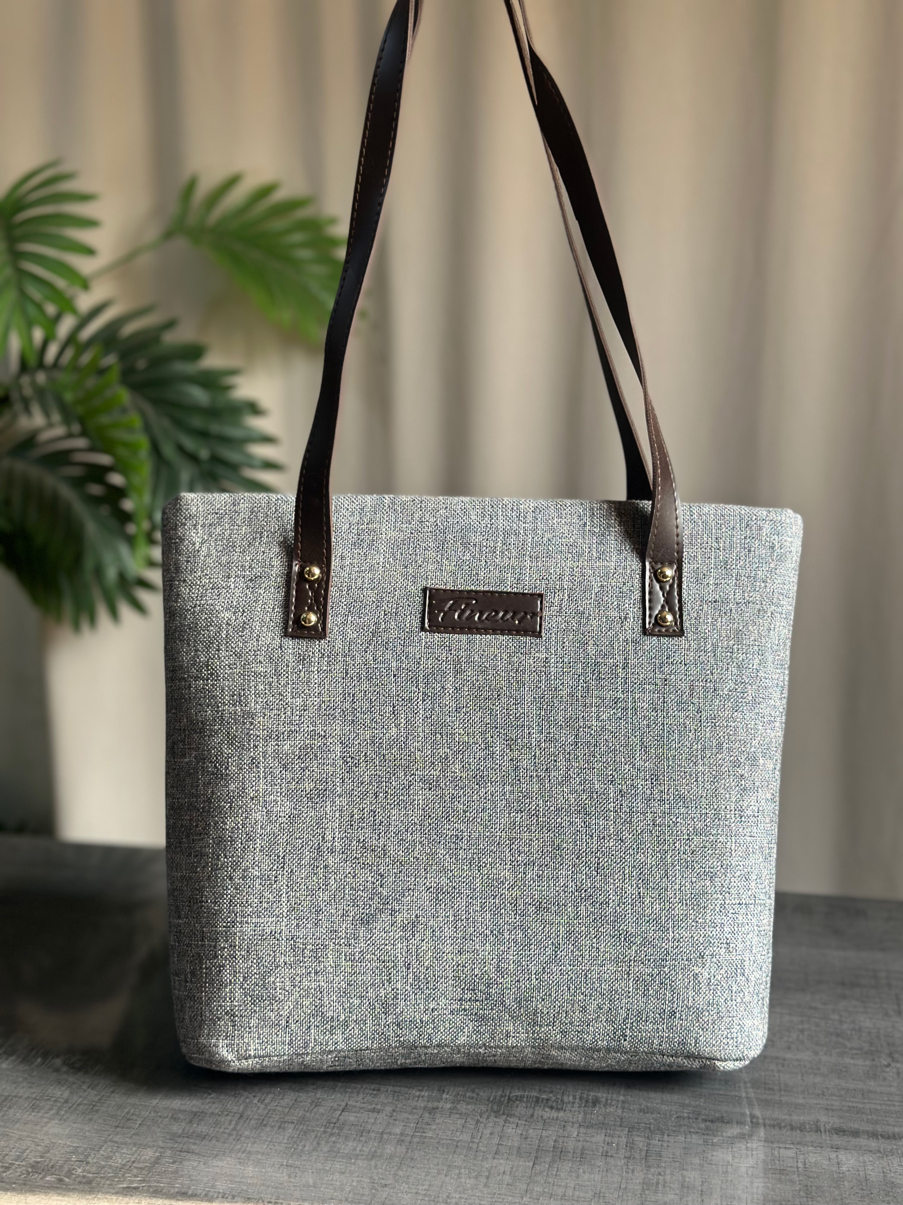Buy Jute bags in affordable Price Best Quality in Pakistan Trendy Bags Of 2026