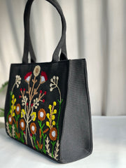 Fineur blushwood black embroidered jute tote bag Pakistan