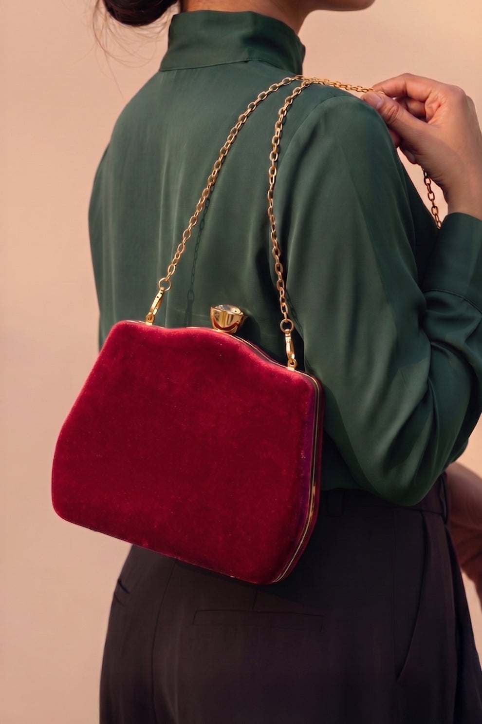 Trendy affordable women Clutch Purse bags. Clutches Collection Fineur Online Pakistan