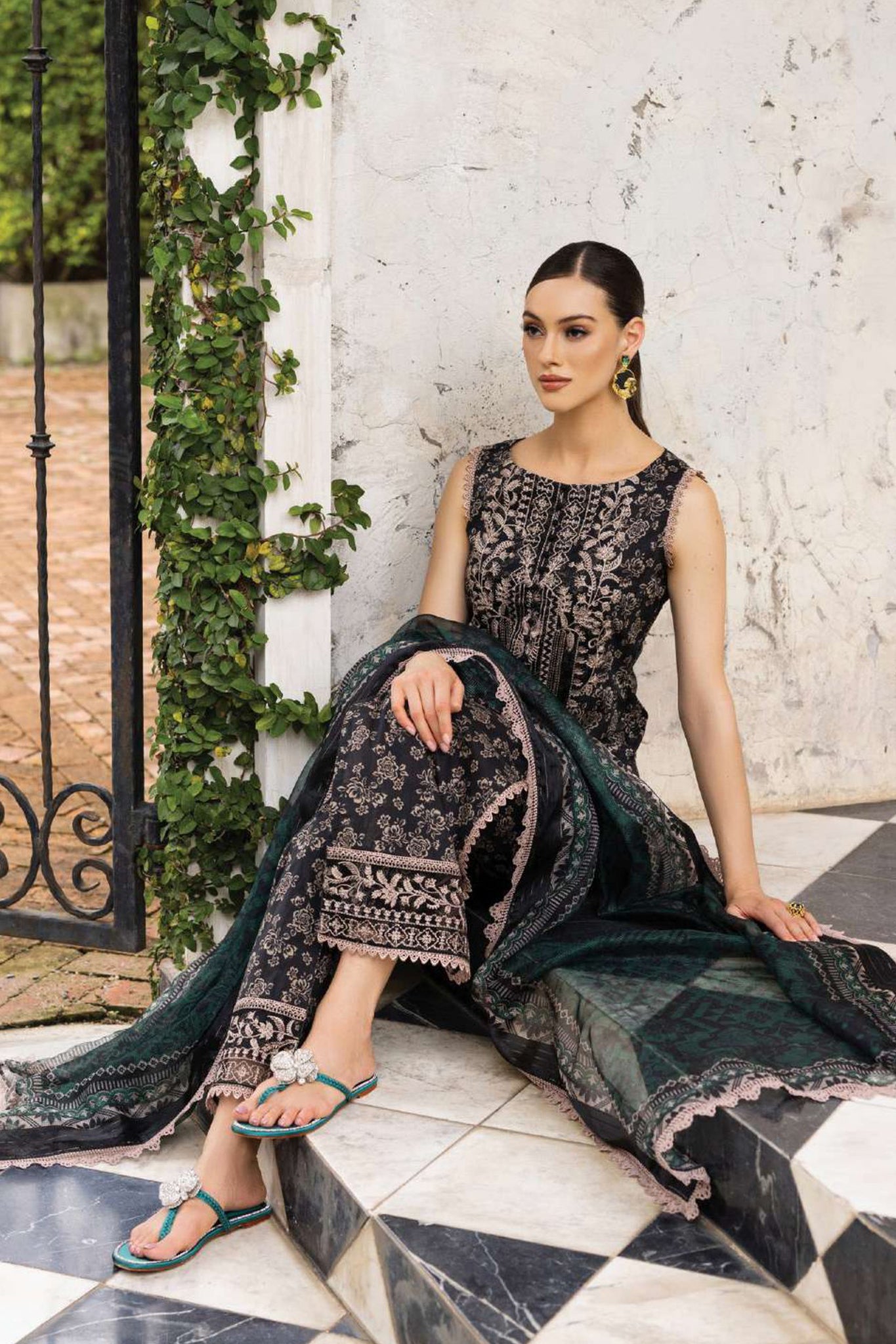 Tahra by Zainab Chottani Unstitchd 3 Piece Lawn Collection'2023-ZTC-06-B