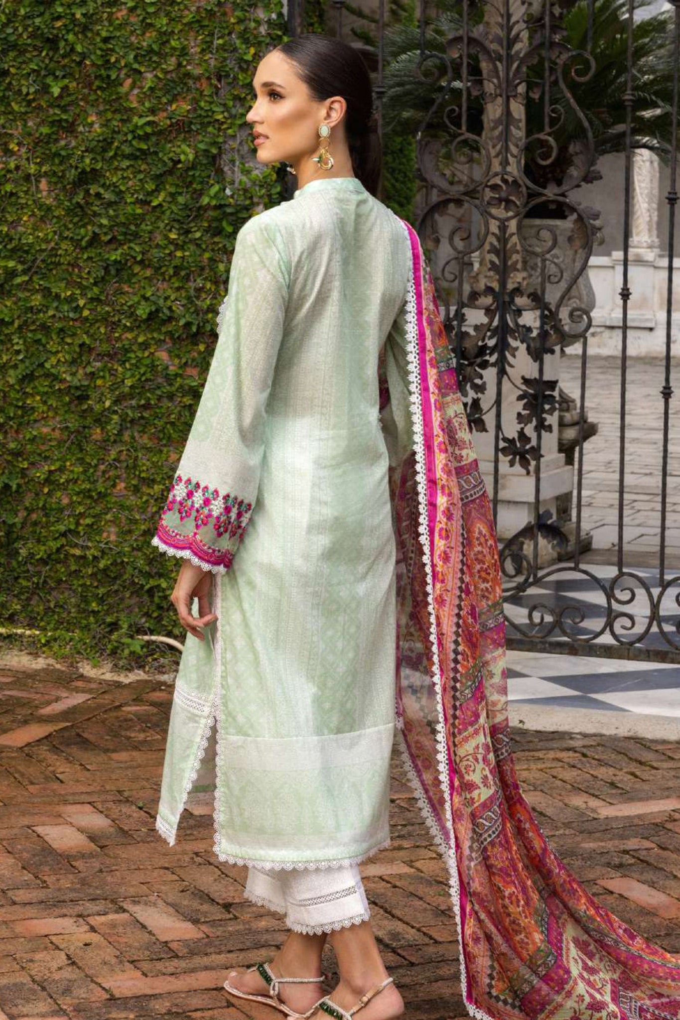 Tahra by Zainab Chottani Unstitchd 3 Piece Lawn Collection'2023-ZTC-07-A