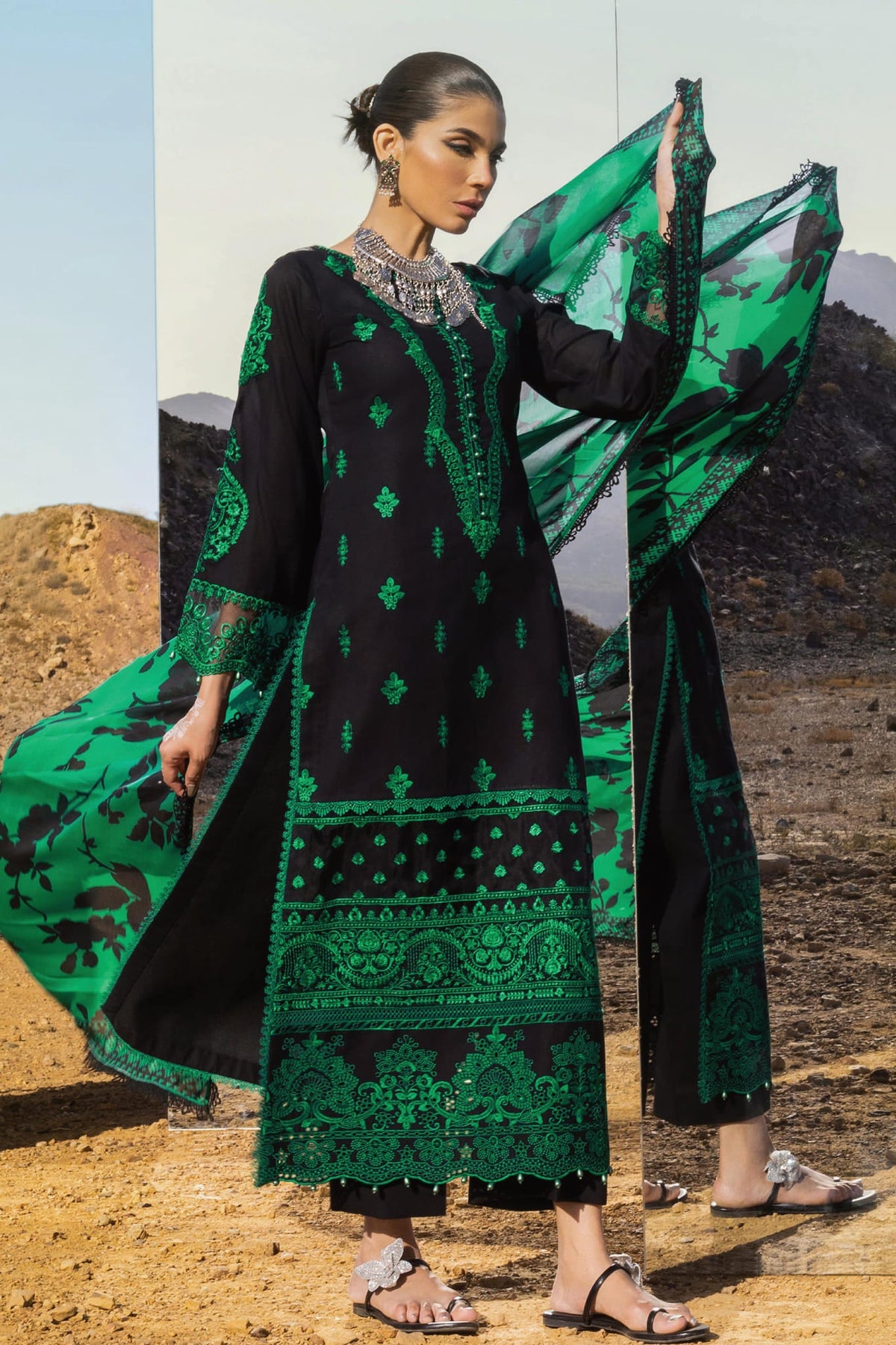 Zainab Chottani Unstitched 3 Piece Luxury Chikankari Lawn Collection'2023-ZC-07-B