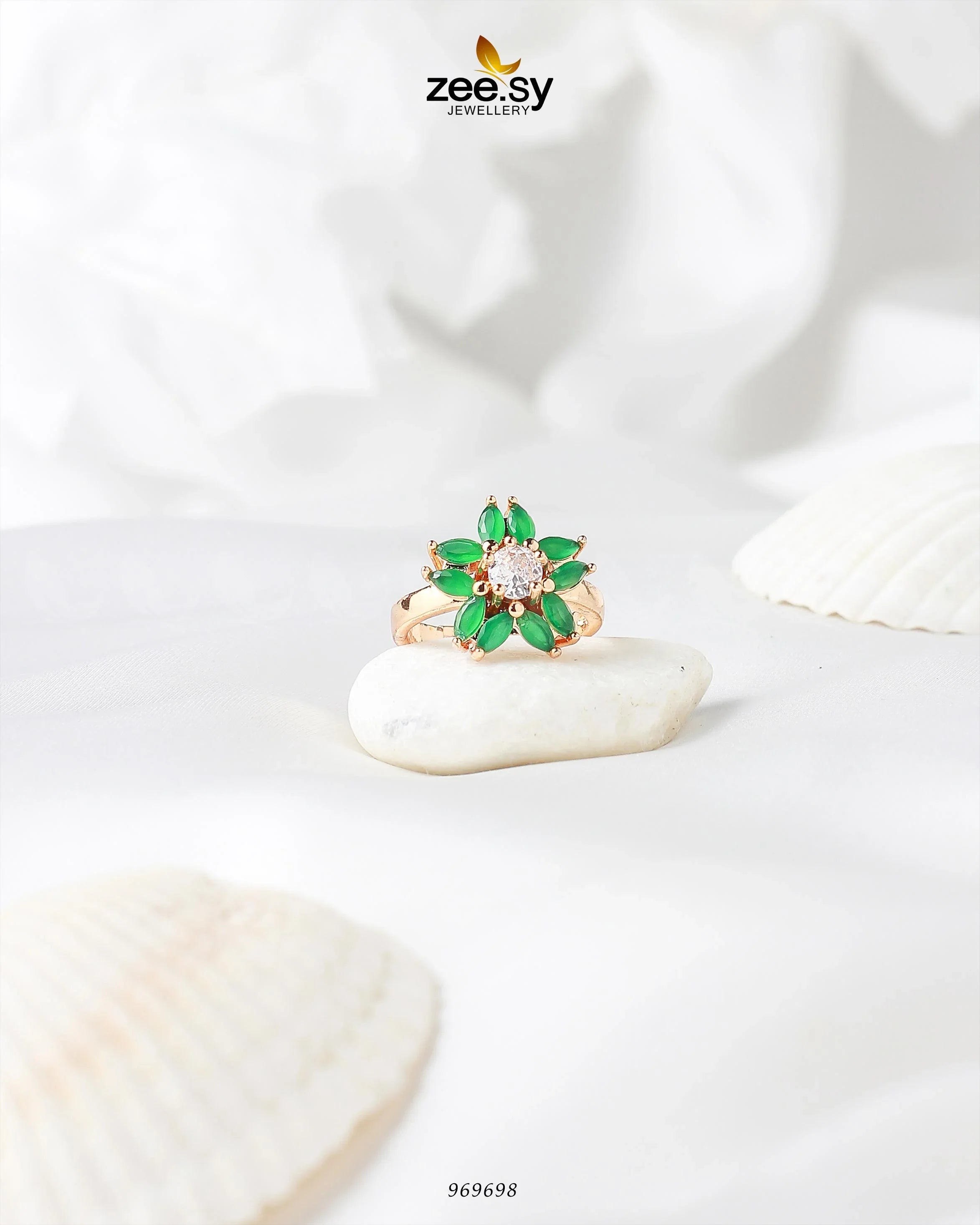 Daisy Ring Green - Zeesy Jewellery