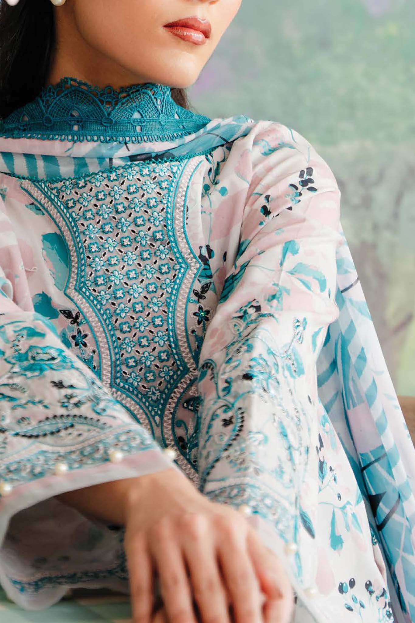 Afrozeh The Floral Charm Unstitched 3 Piece Lawn Collection'2024-AL-05-Cashmere
