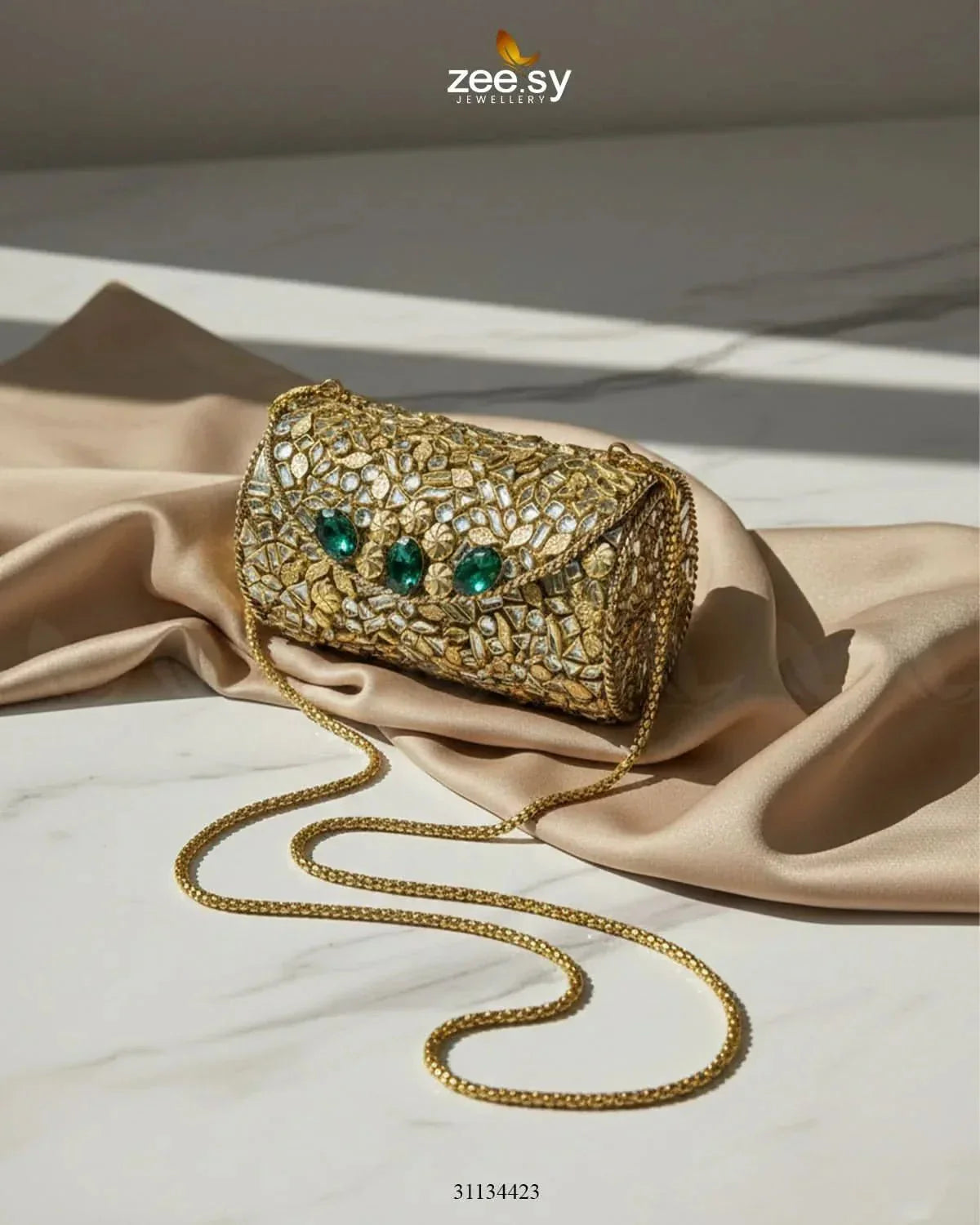 Bella Ferozah Leaf Clutch Bag
