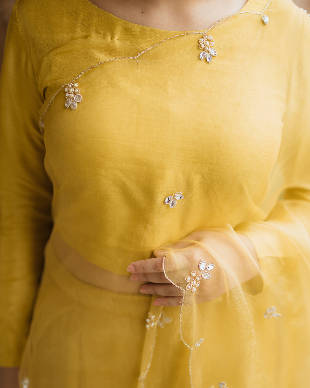 Purane Darwaze By Pashma Khan Stitched Formals Collection'2025-Bad-E-Naseem