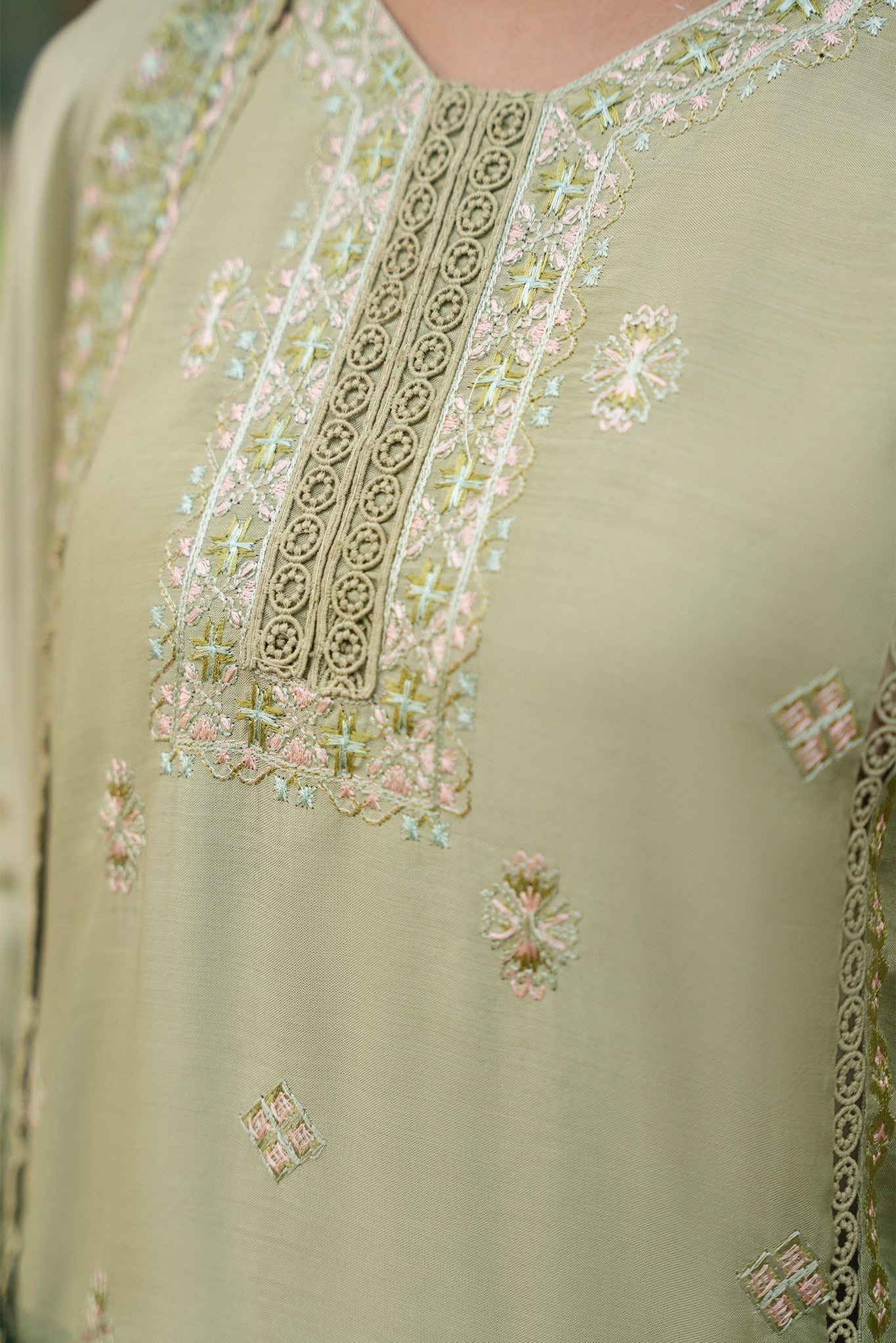 Festive Eid'25 By Mannat Clothing Stitched Collection-Mia