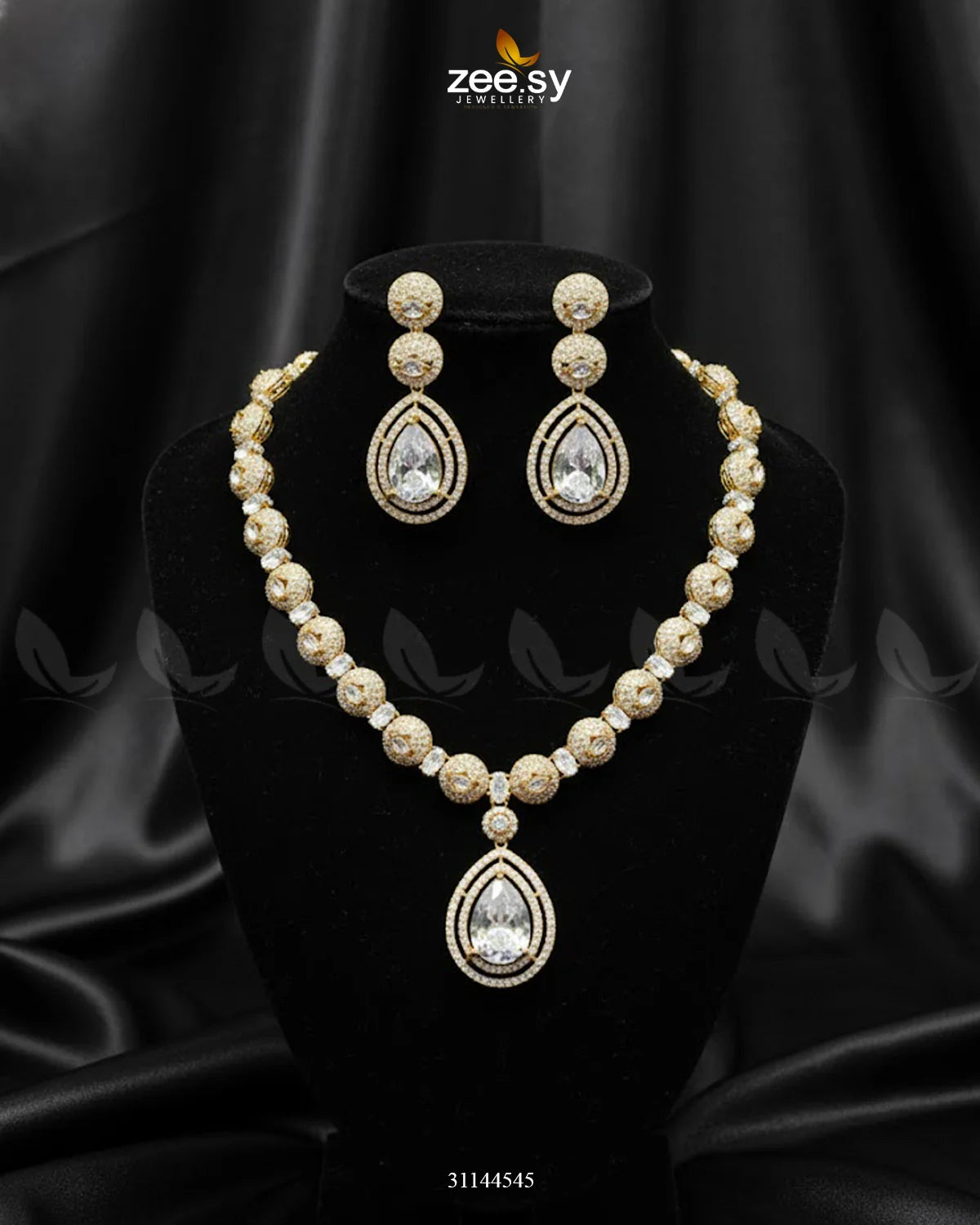 Elegant Heart Cluster Necklace Set Golden White - Zeesy Jewellery