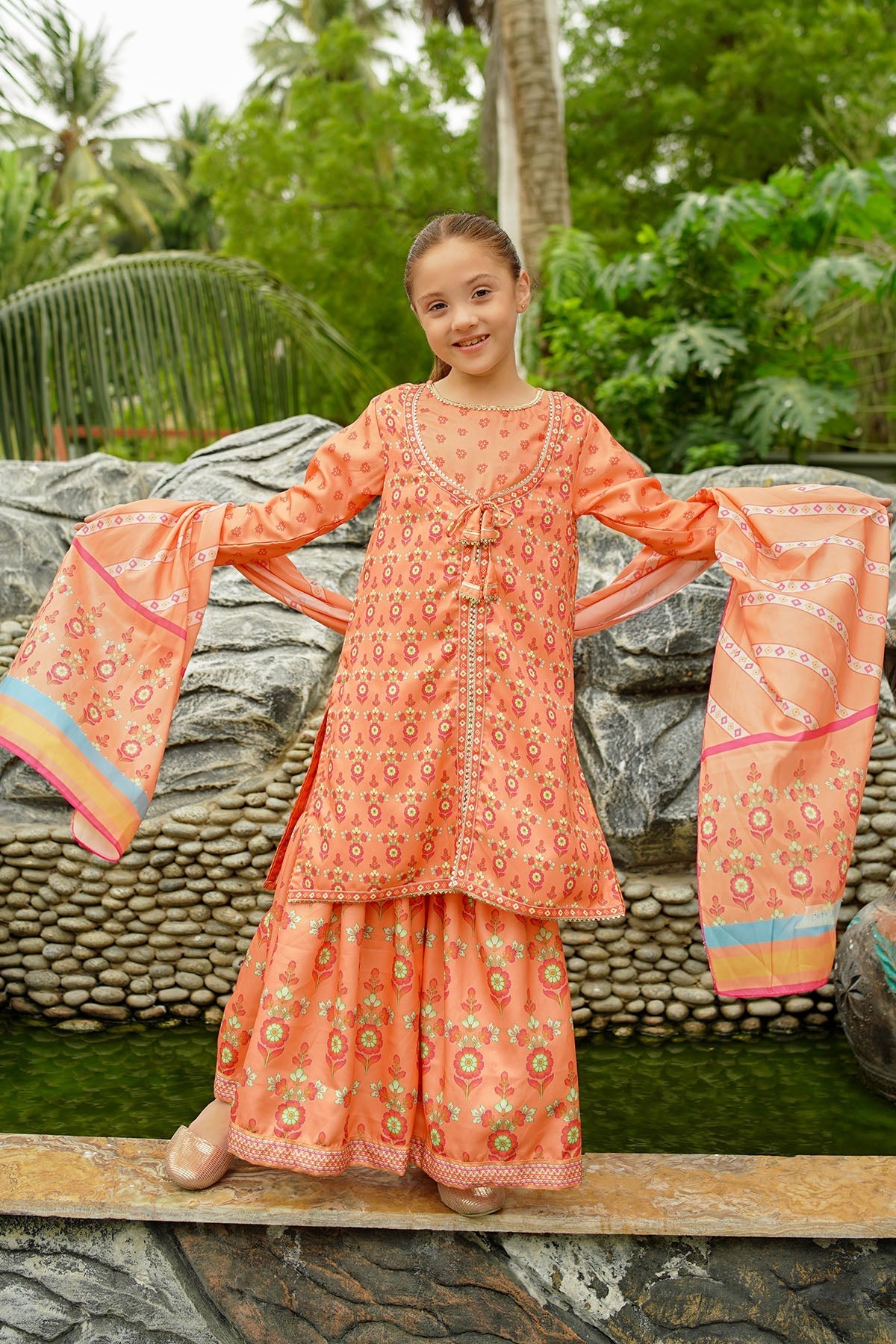 The Fashion-Forward Herringbone Digital Printed 3-Pc Suit combines contemporary style with a chic herringbone print, perfect for making a bold statement.