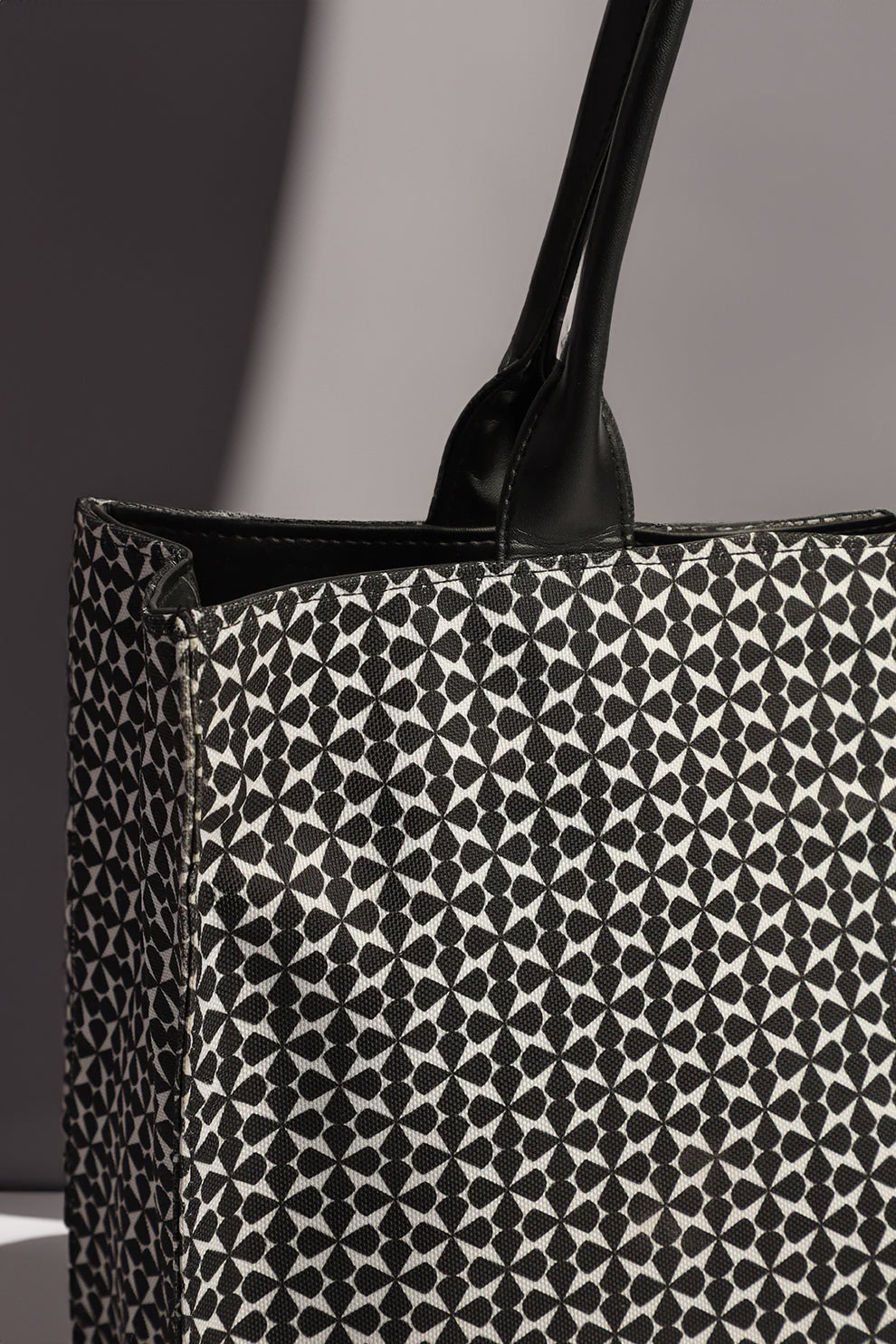 Trendy Canvas Tote Bag women Pakistan