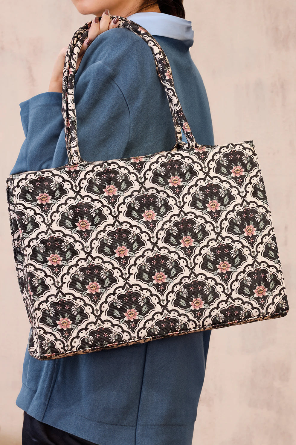 Trendy canvas tote bag for Women
