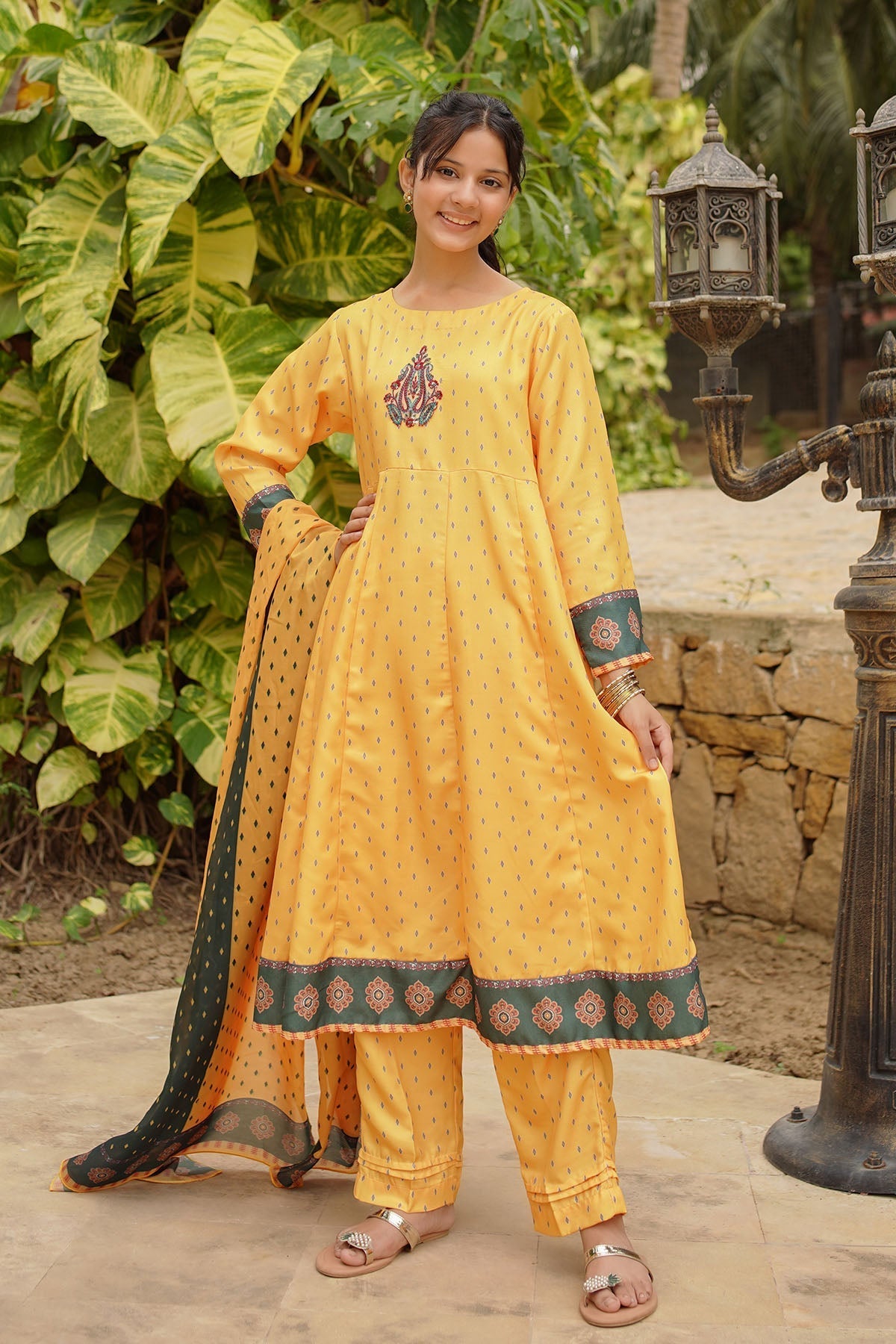 The Herringbone Digital Printed 3-Pc Suit showcases a chic design with a striking herringbone pattern, perfect for elevating your style on any occasion.