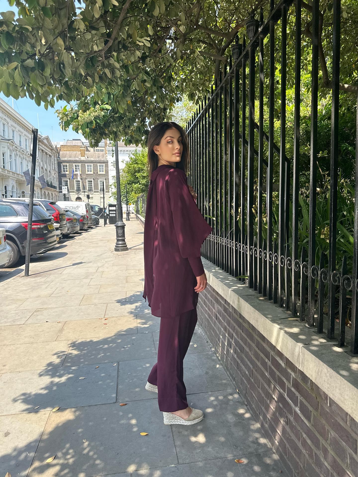 Manahils Stitched Knot Set Purple
