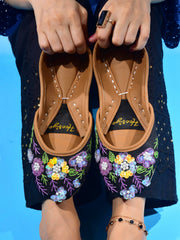 Heeriye Mona Women's Fancy Khussa
