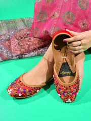 Heeriye Malka Women's Fancy Khussa
