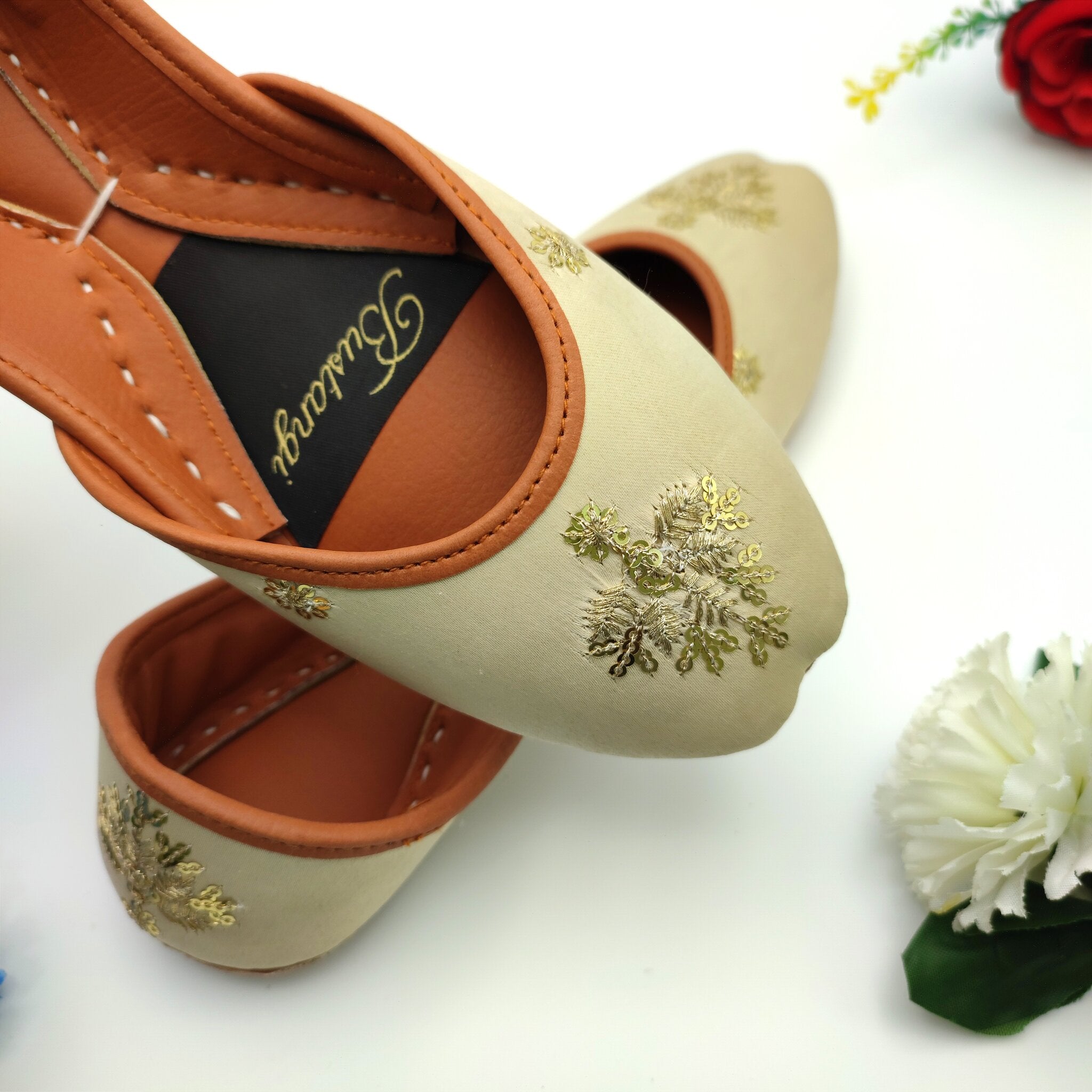 Fawn SHK006 - Bustangi