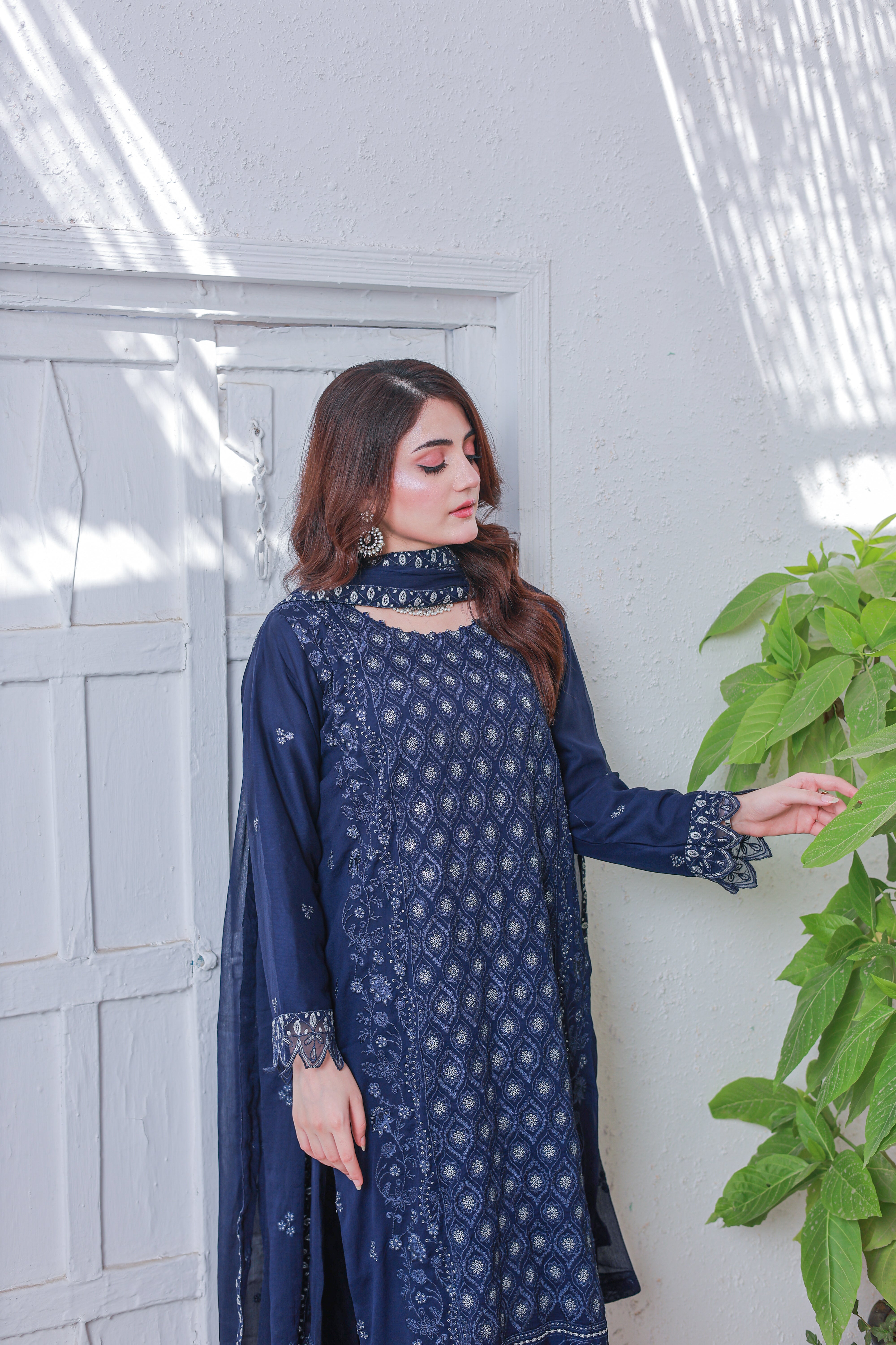 Umer Aayan Mahpara 03-Piece Embroidered Blue Chiffon Suit