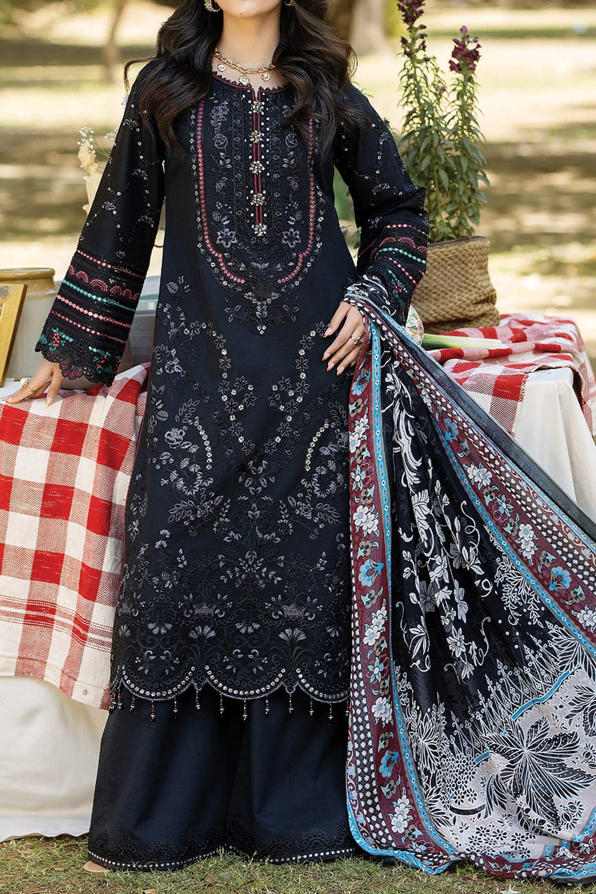 Jaan-E-Adaa By Imrozia Unstitched 3 Piece Luxury Emb Lawn Collection'2024-IPL-04-Nazakat