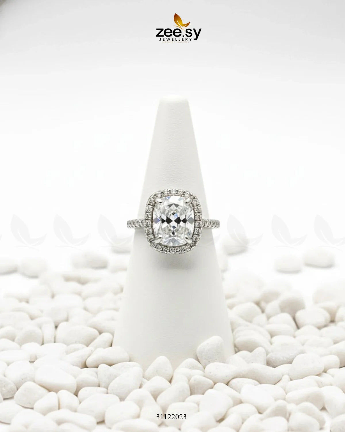 Opulent Faceted Cubic Cluster Ring - Zeesy Jewellery