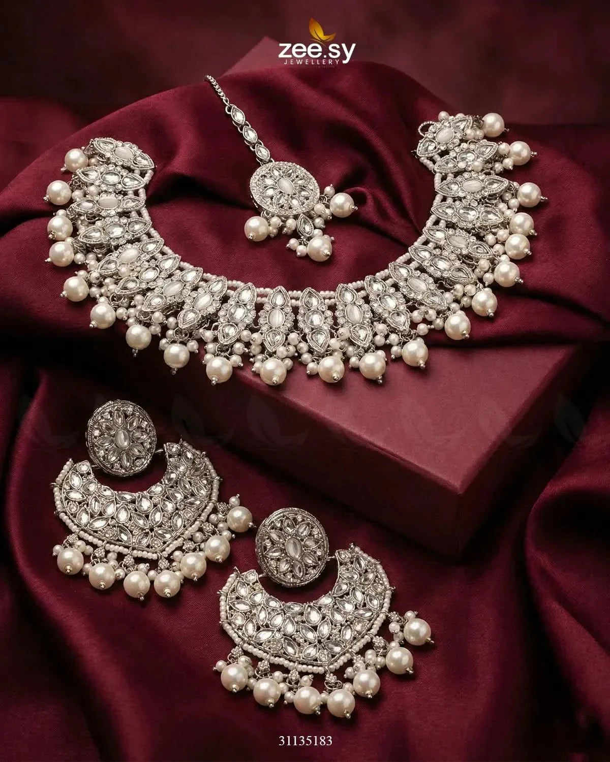 Pretty Bold Pearl Necklace Set
