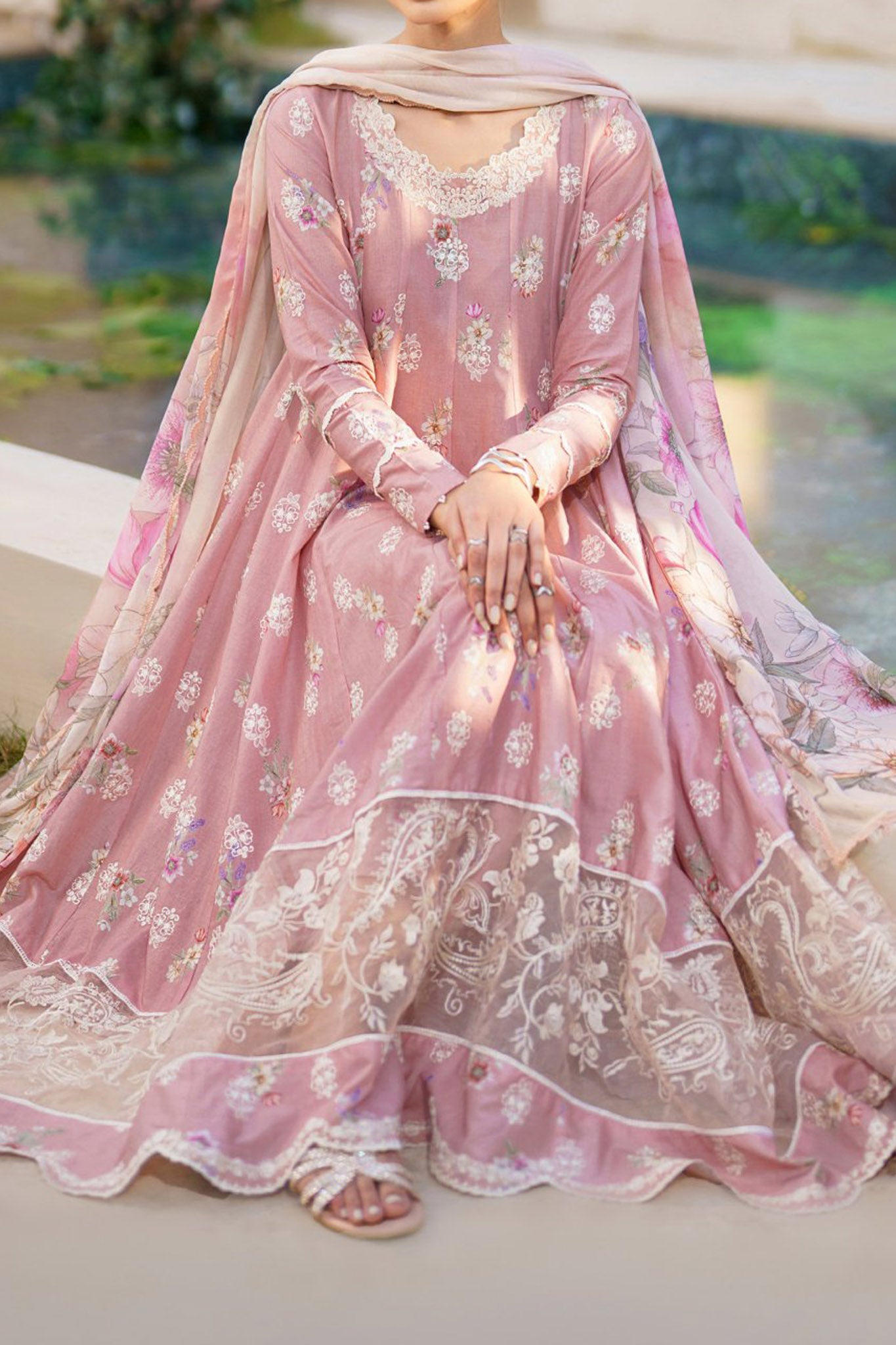 Iznik Unstitched 3 Piece Festive Embroidered Lawn Collection'2024-SFL-08