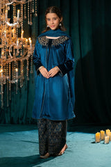 Discover exquisite velvet Adda work dresses for girls in Pakistan. Our intricately embroidered suits are perfect for Eid