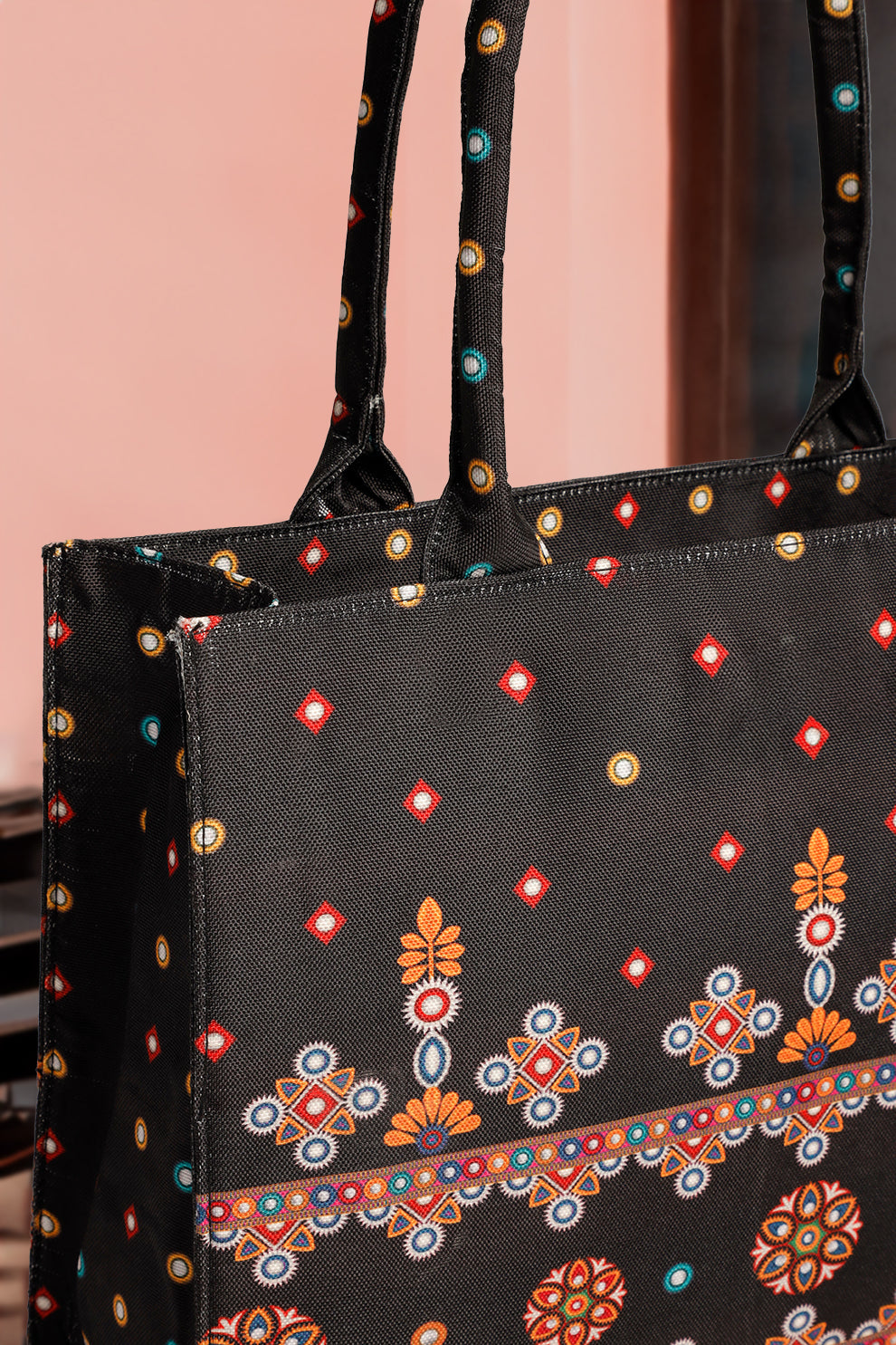 Stylish canvas tote bag  for women in Pakistan