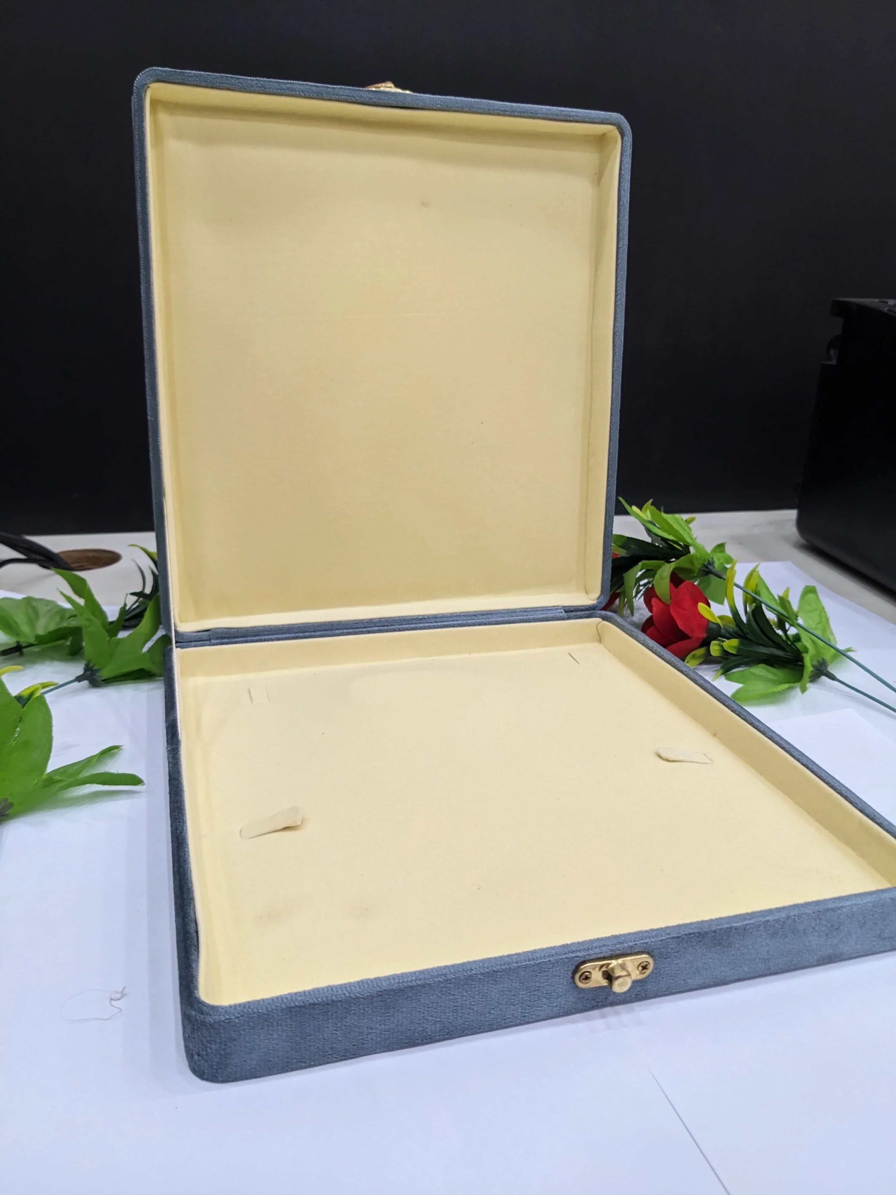 Premium Velvet Box - Zeesy Jewellery