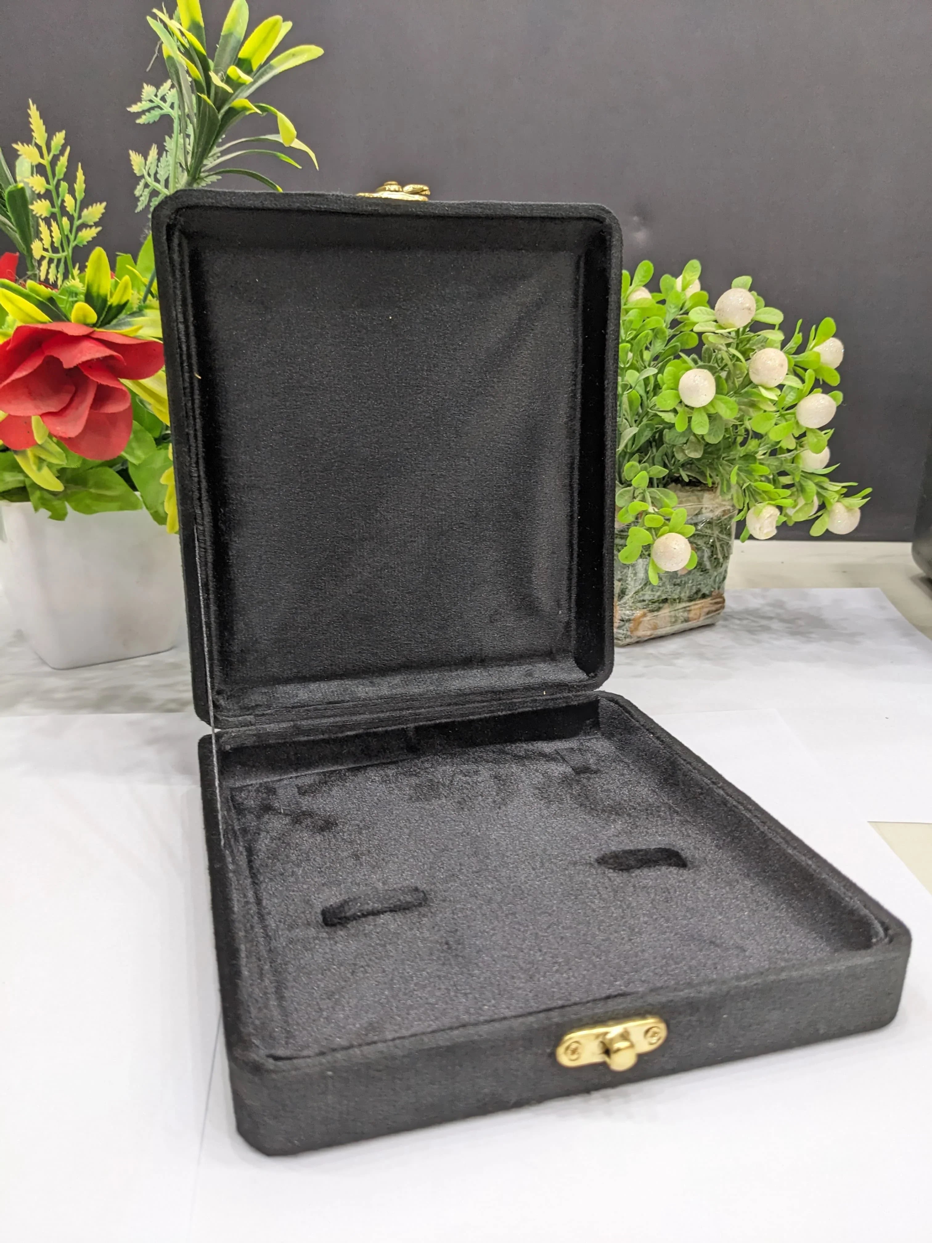 Premium Velvet Box - Zeesy Jewellery