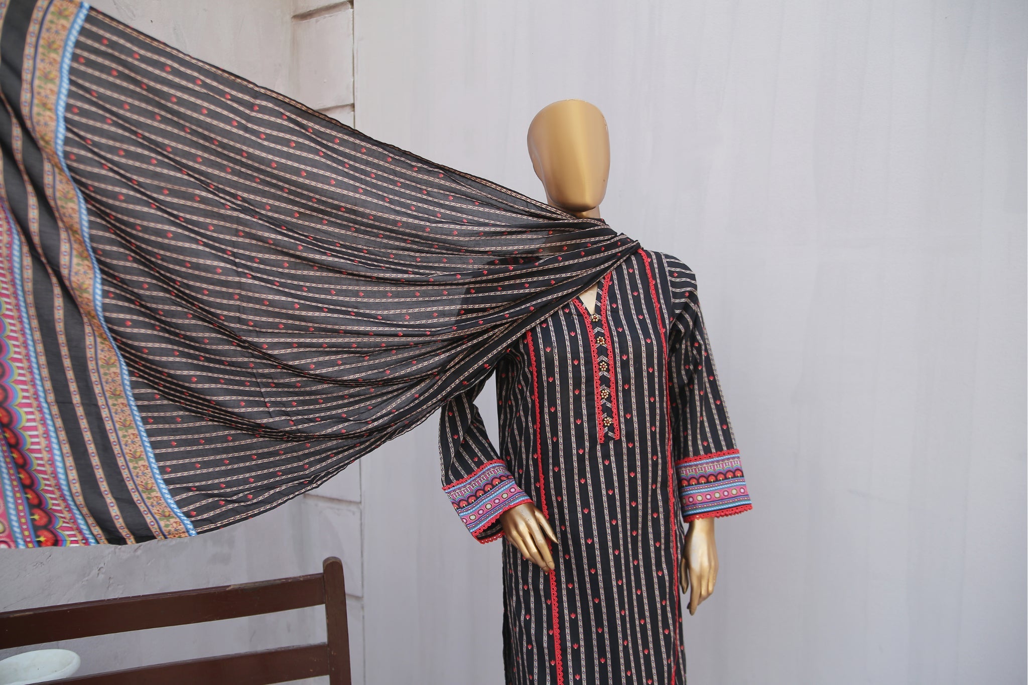 Girl woman  Printed Embroidered Lawn Stitch Shirt Kurti Frock Cotton Dupatta Printed Trouser