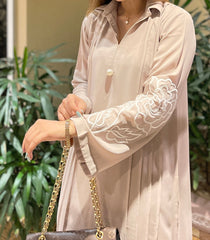 Manahils Stitched Woody Almond Sleeves Flower