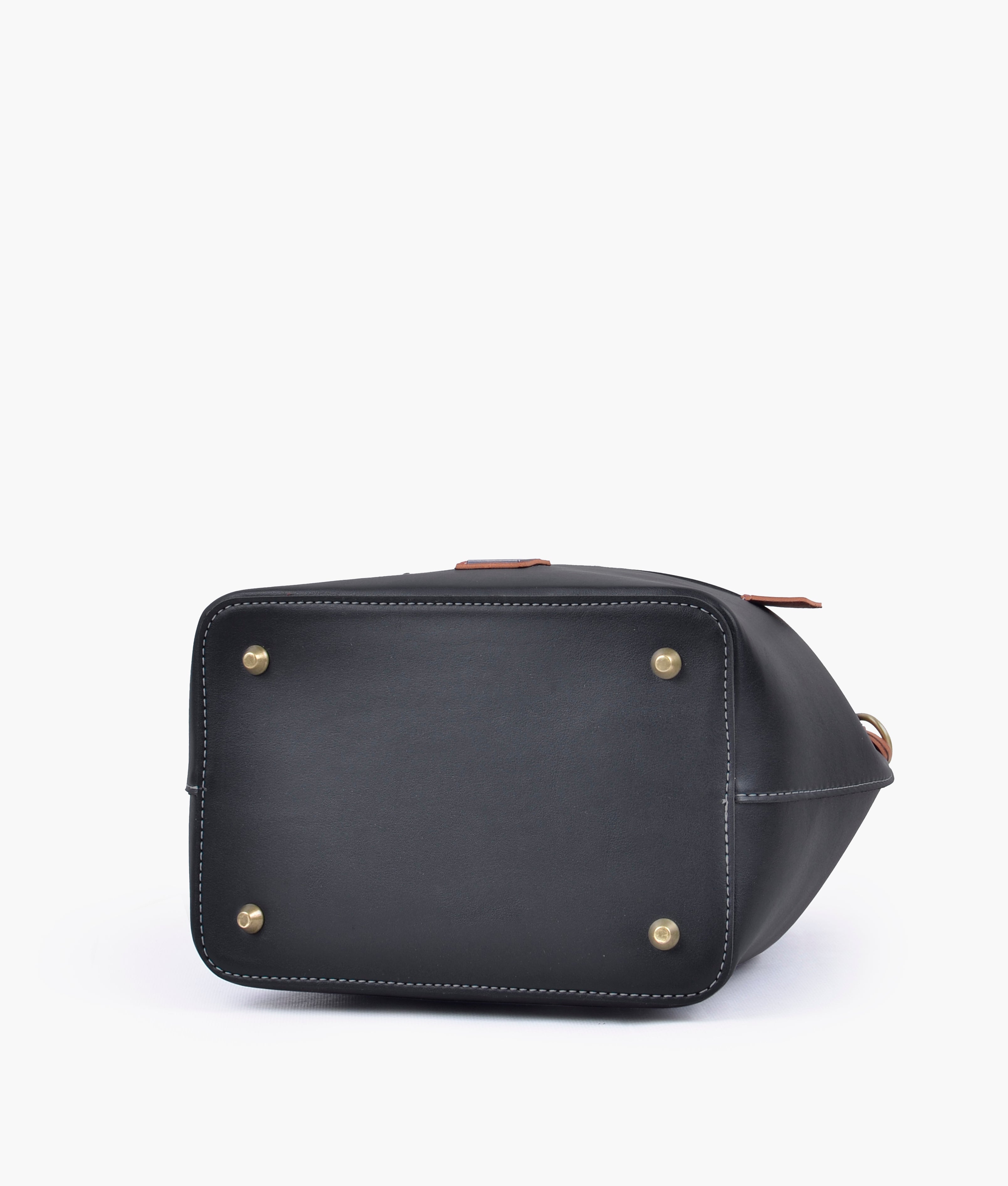 RTW Creation - Black and rust bucket bag with zipper pocket