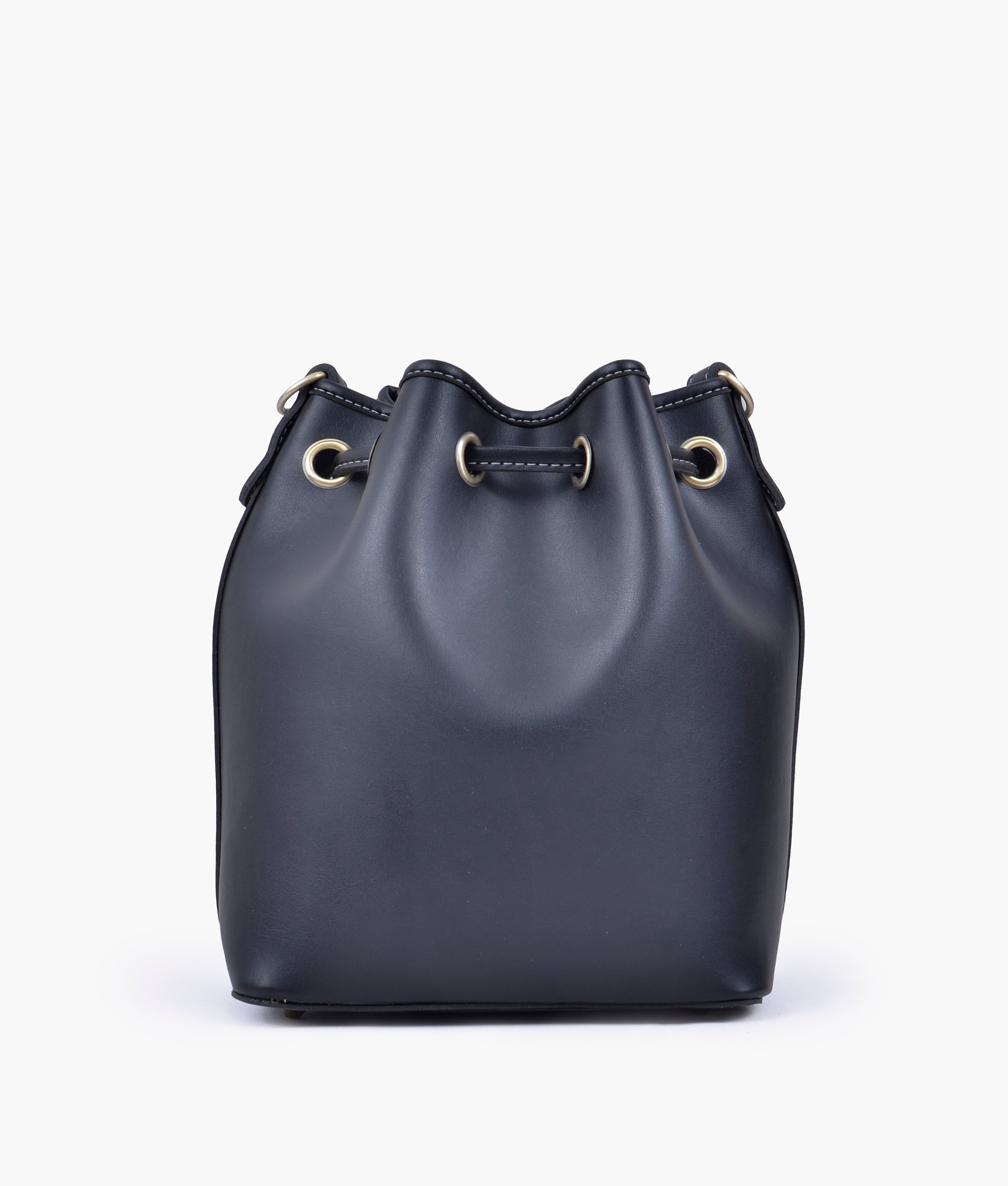 RTW Creation - Black bucket bag with zipper pocket