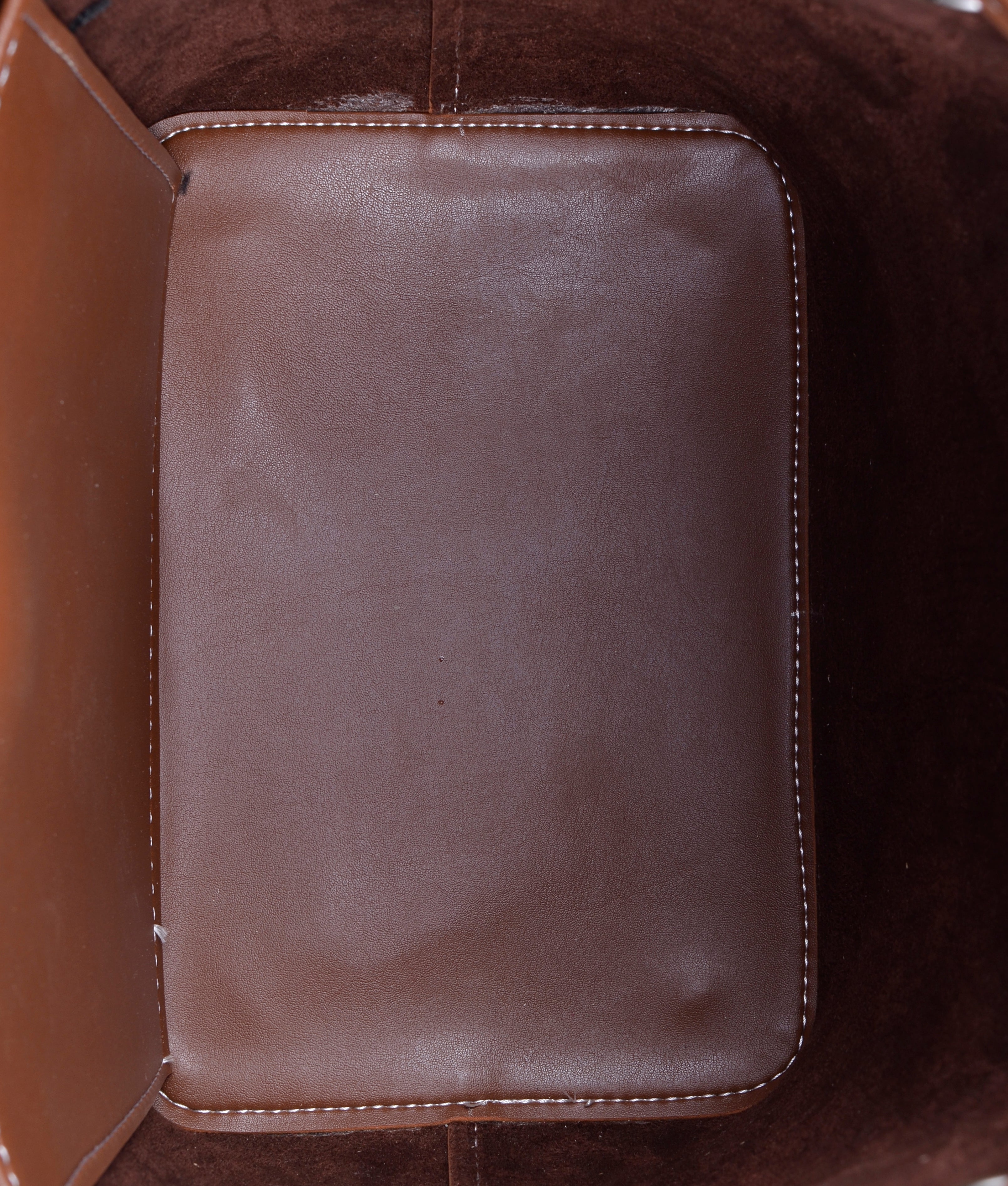RTW Creation - Brown bucket bag with zipper pocket