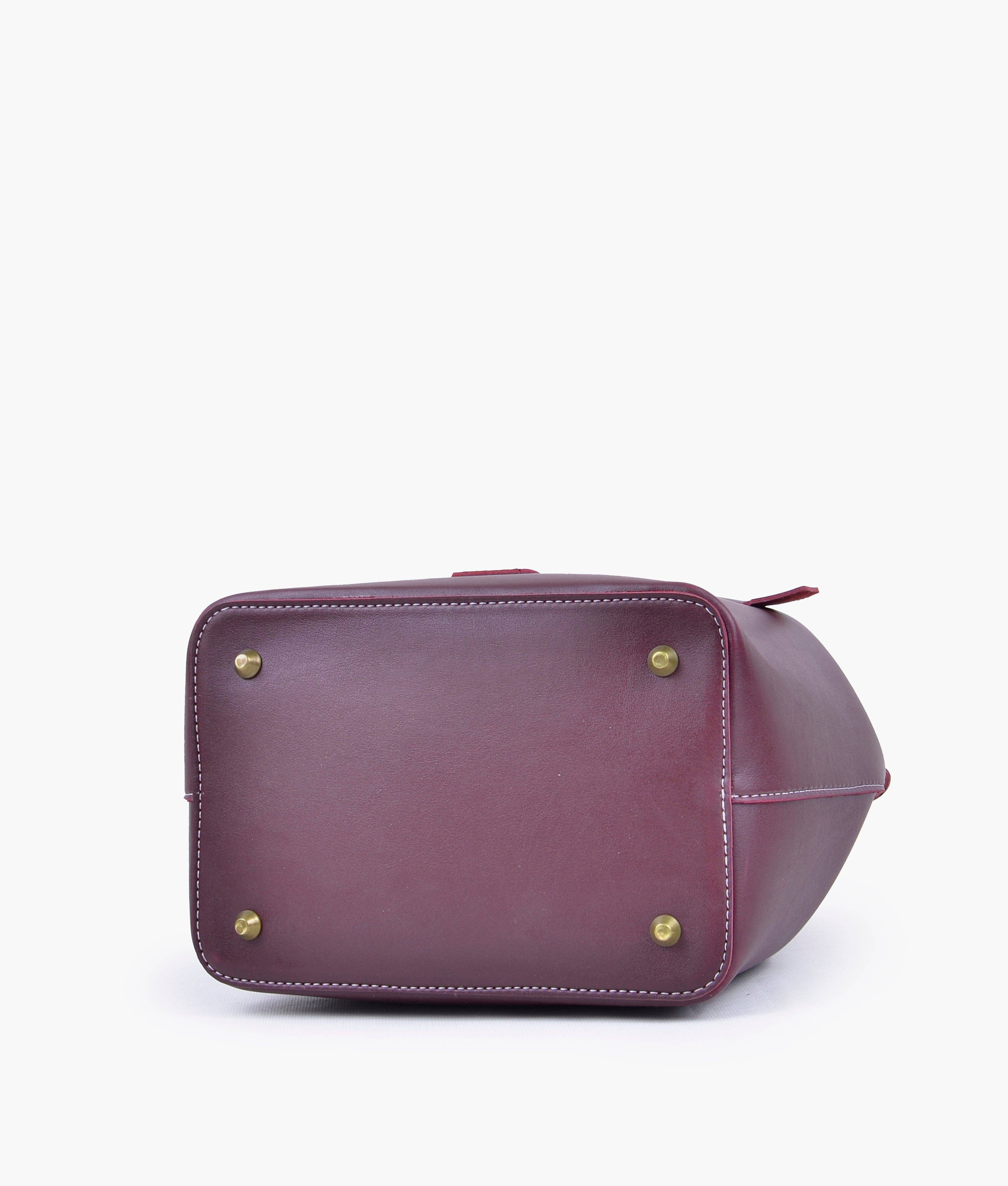 RTW Creation - Burgundy bucket bag with zipper pocket