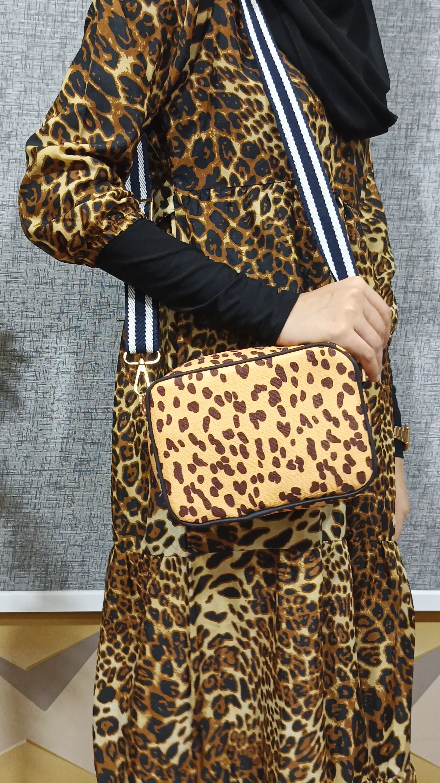 Crossbody Women Bags & Purses Pakistan