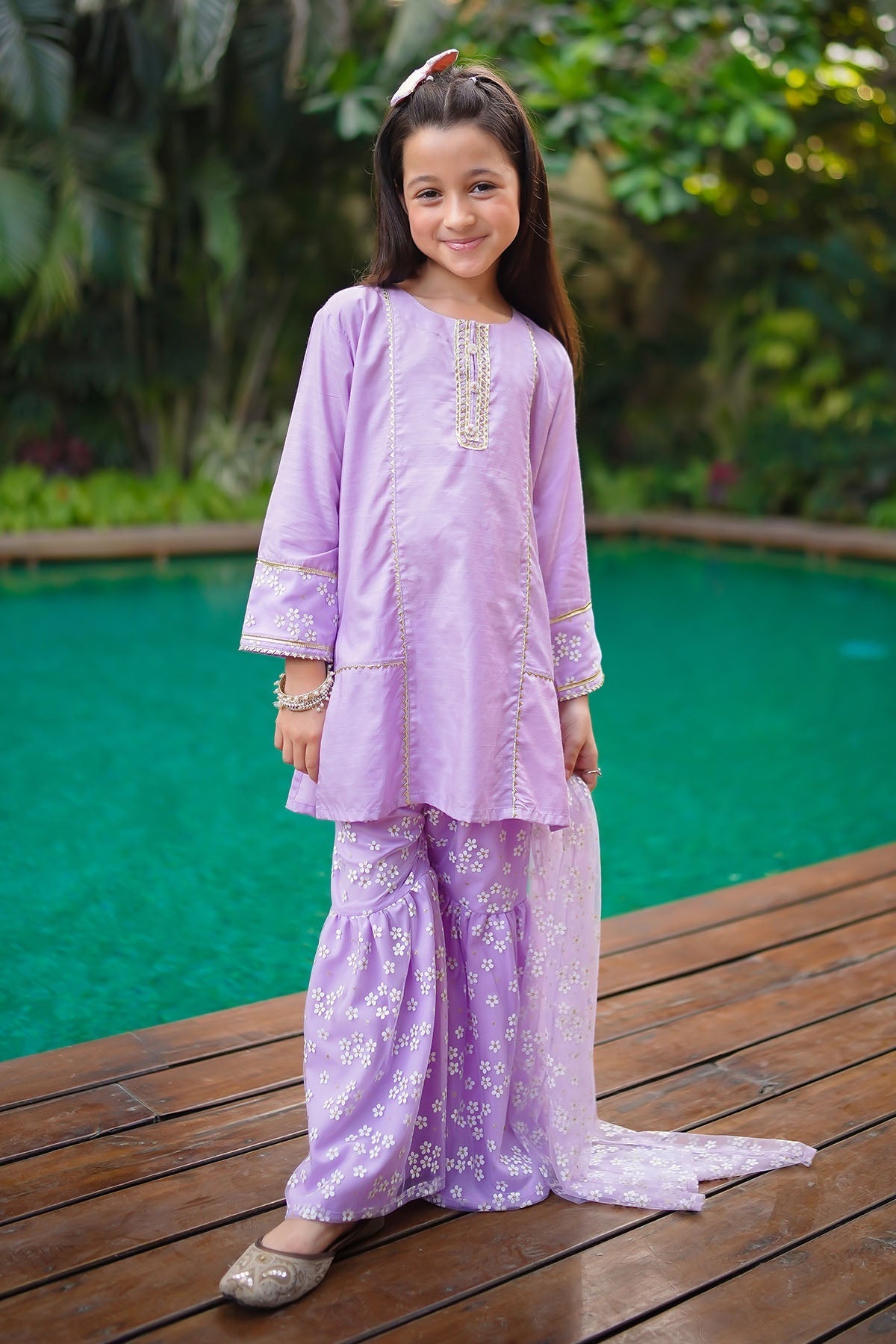 Elegant eastern dresses in Pakistan, featuring beautiful party wear designs for special occasions. Available in various styles and sizes for a perfect fit.