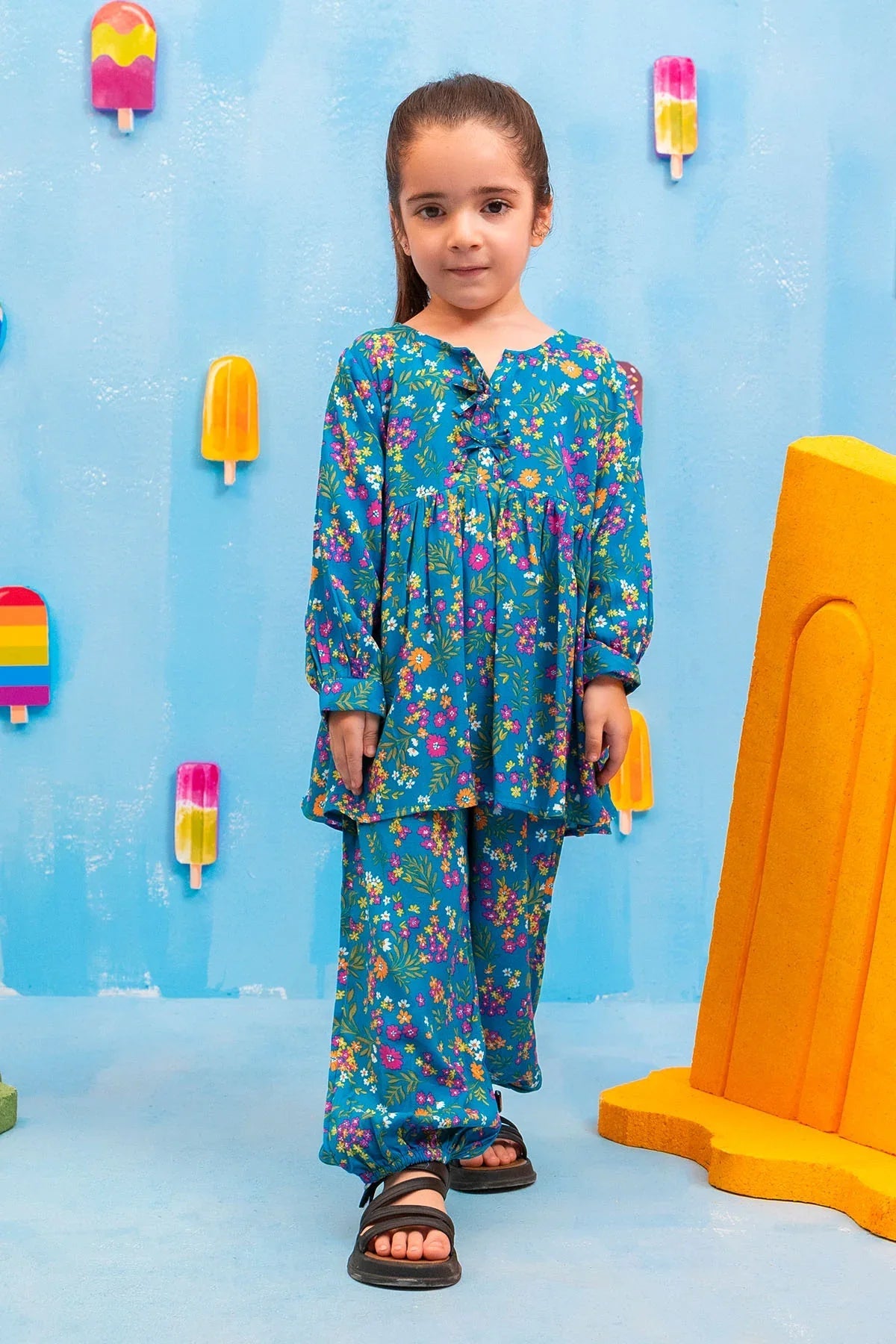 Keep your little one cool & stylish. Our breathable linen 2-piece suits are perfect for ethnic occasions