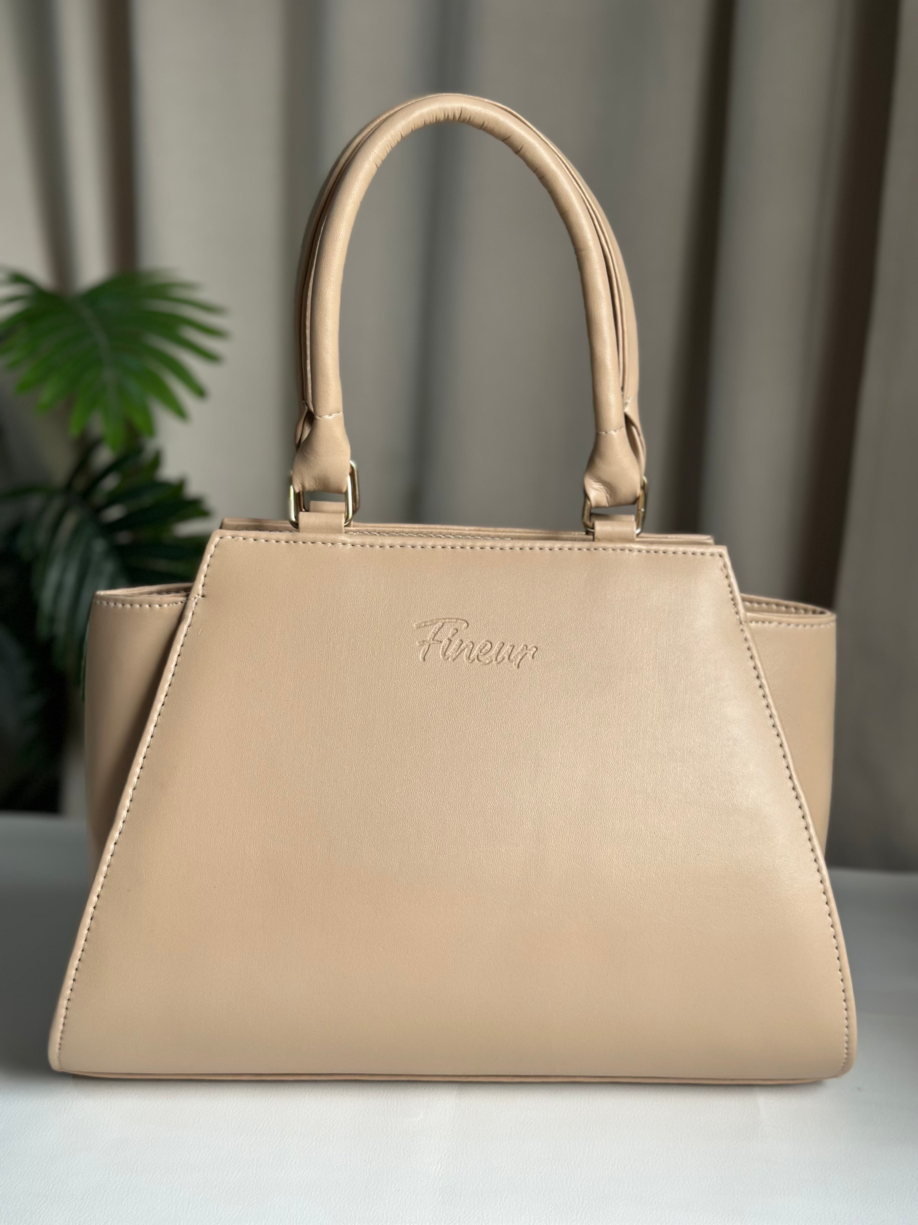 Best Shoulder Bags In Pakistan