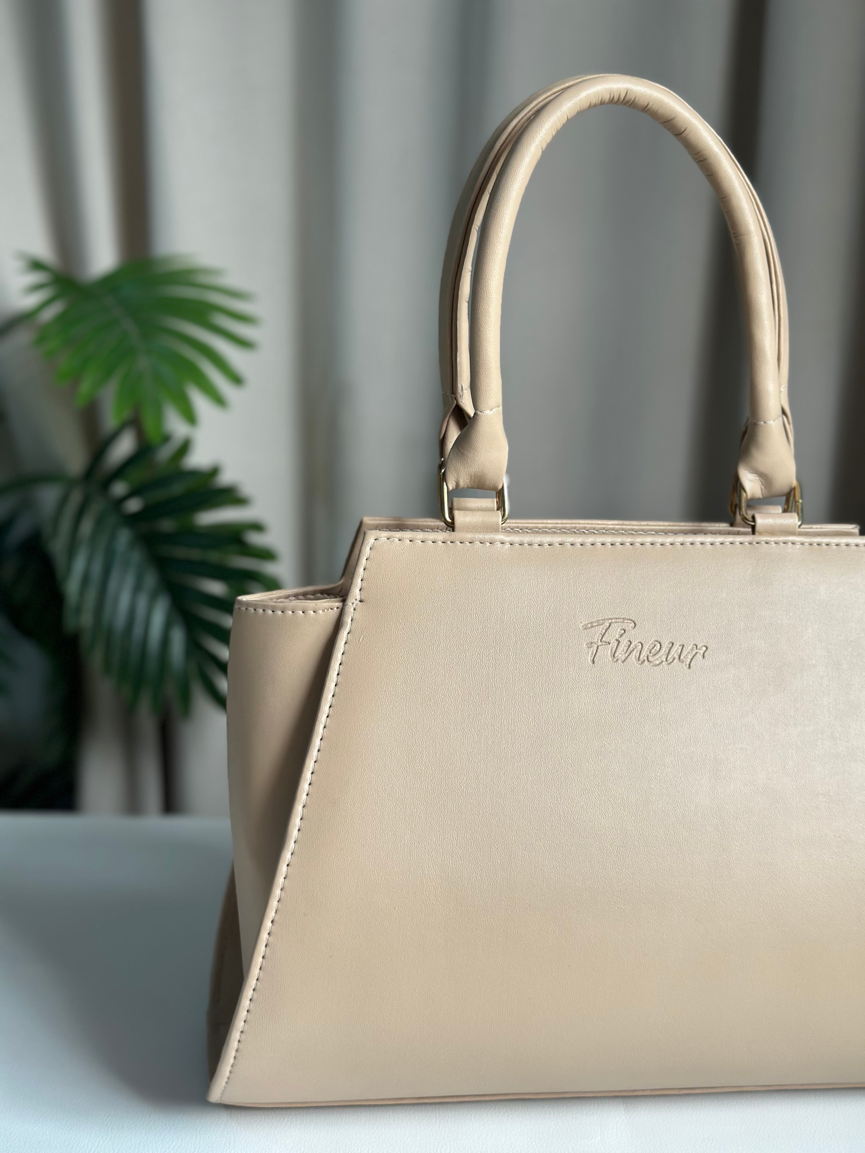 Best Shoulder Bags In Pakistan