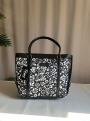 Fineur Strap Canvas Tote Black Floral