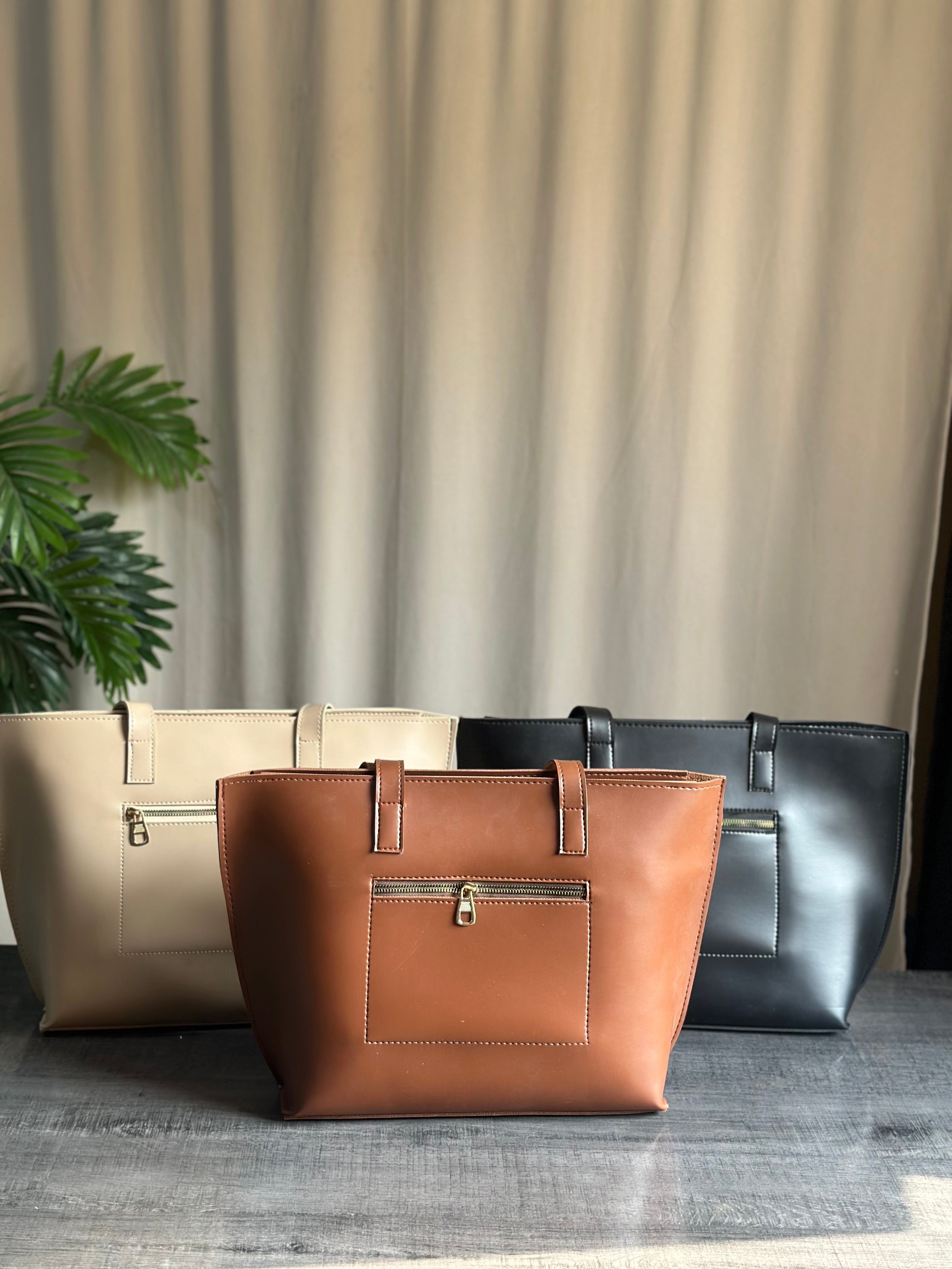 fineur alexa trendy and classic tote bags in Pakistan at affordable prices.