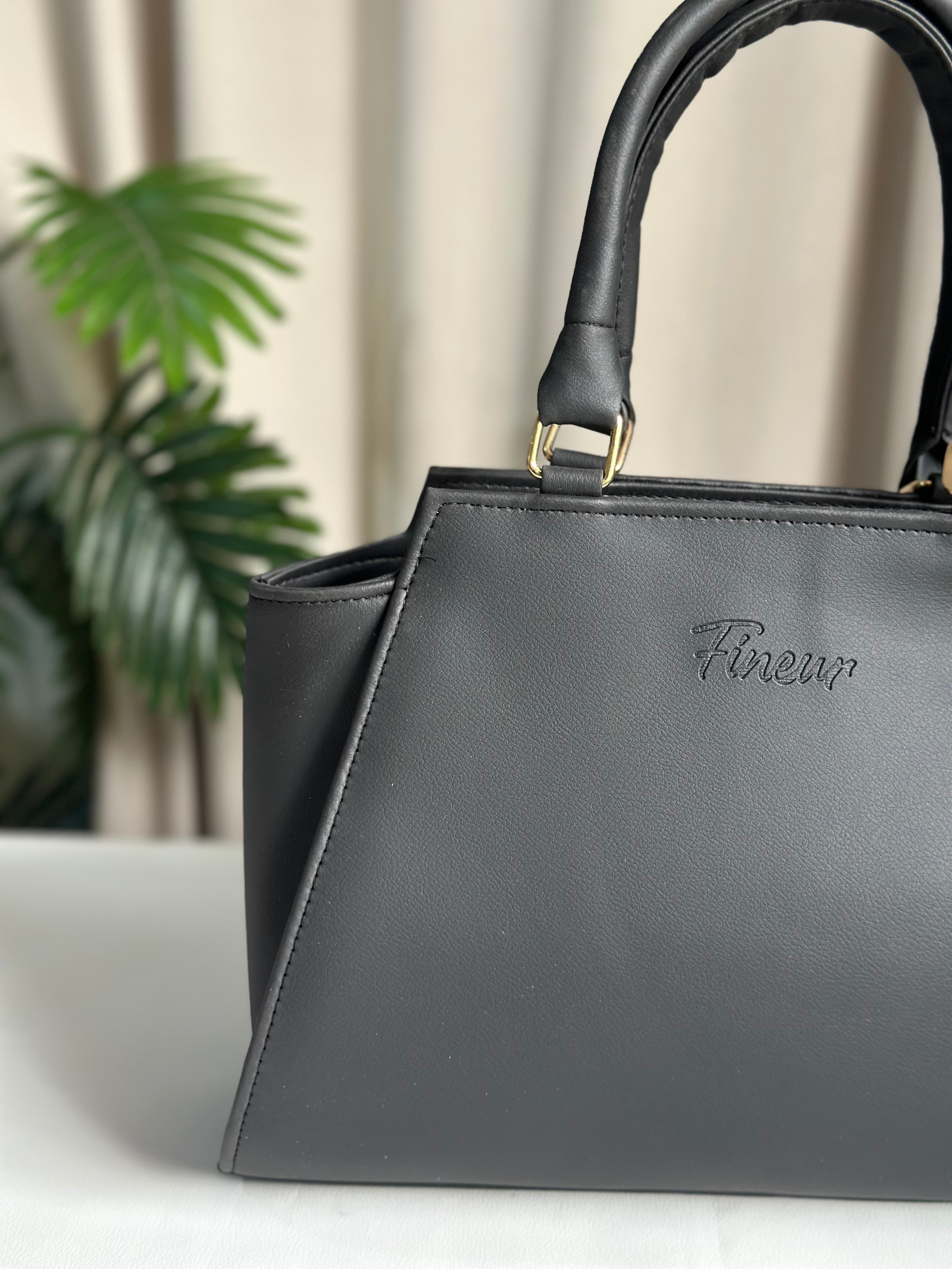 Best Shoulder Bags In Pakistan