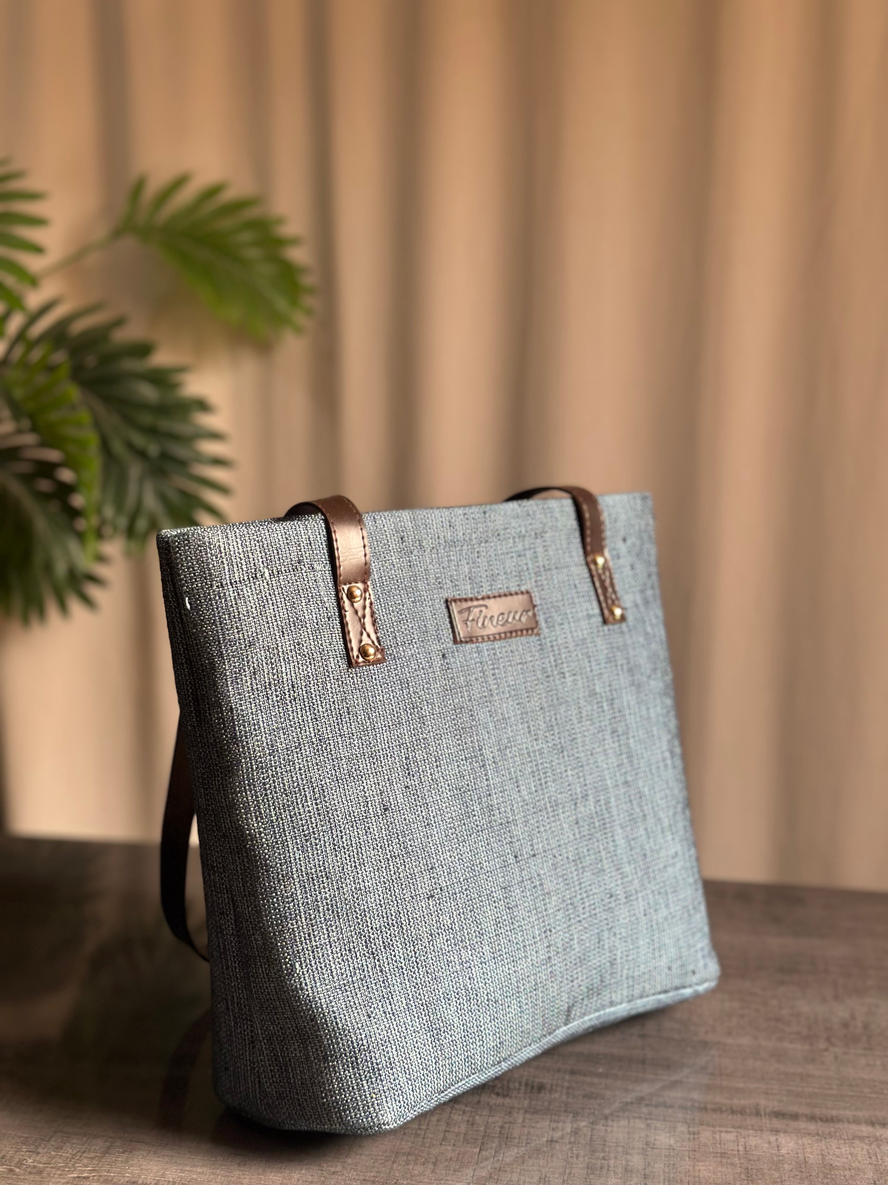 Buy Jute bags in affordable Price Best Quality in Pakistan Trendy Bags Of 2026