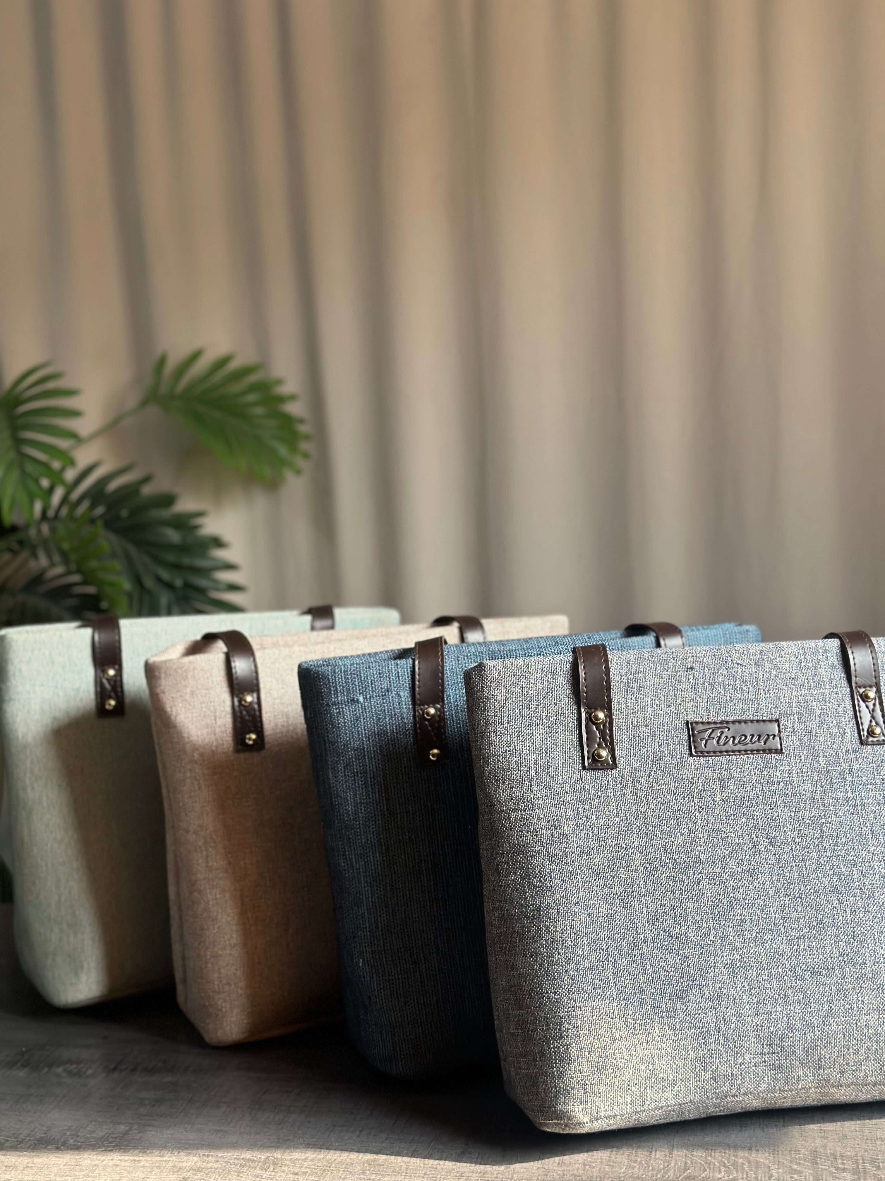 Buy Jute bags in affordable Price Best Quality in Pakistan Trendy Bags Of 2026