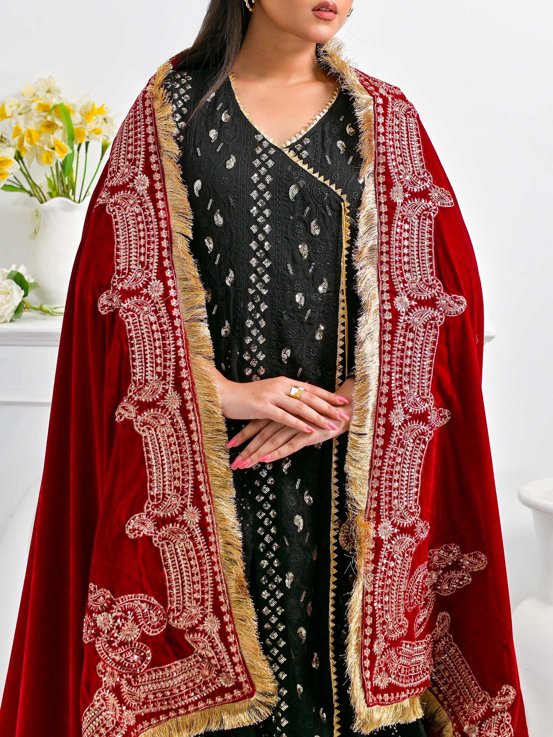 Pret Diaries Embroidered Velvet Shawl Winter Collection'2024-54645