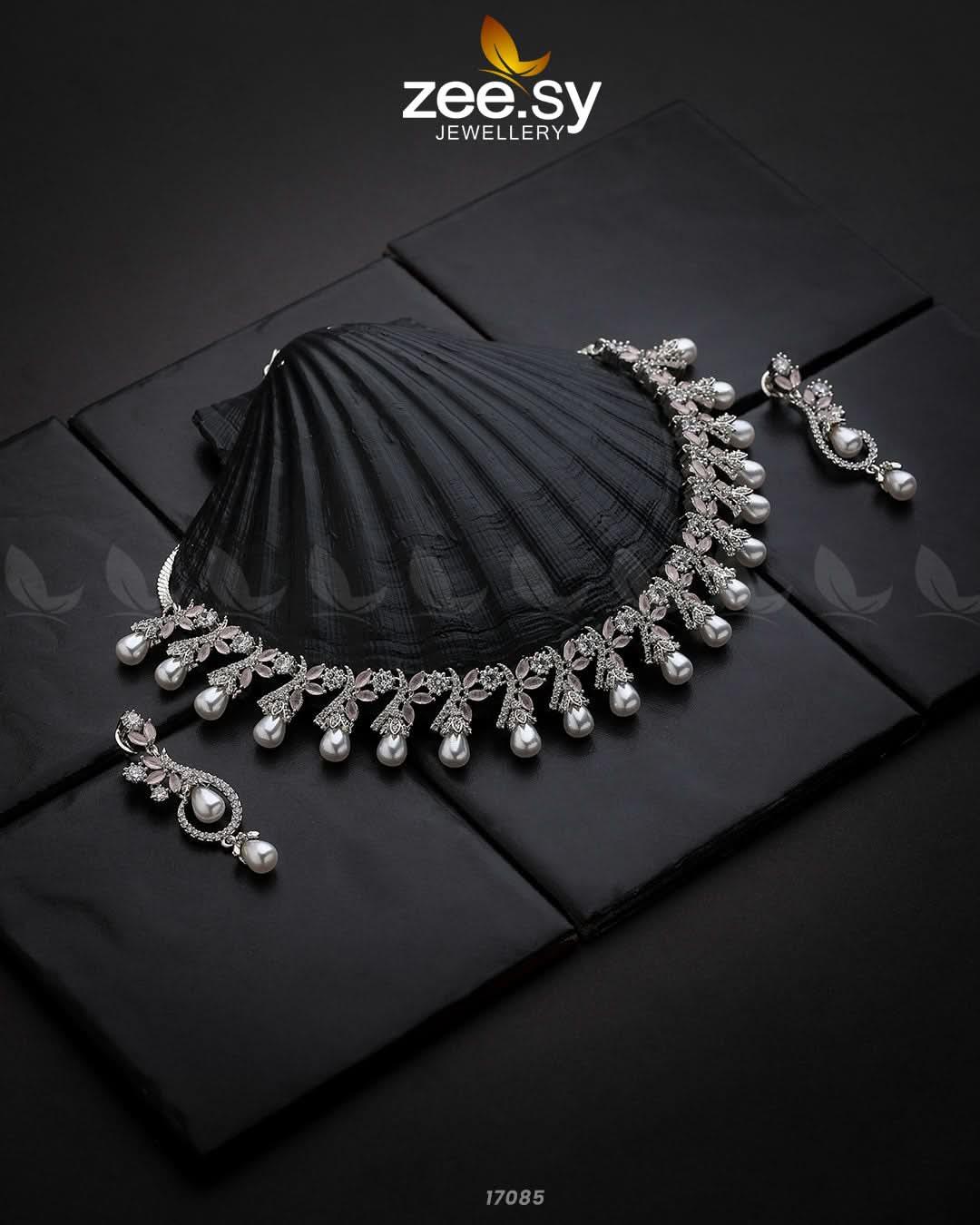 Captivating Zircon Necklace - Zeesy.pk