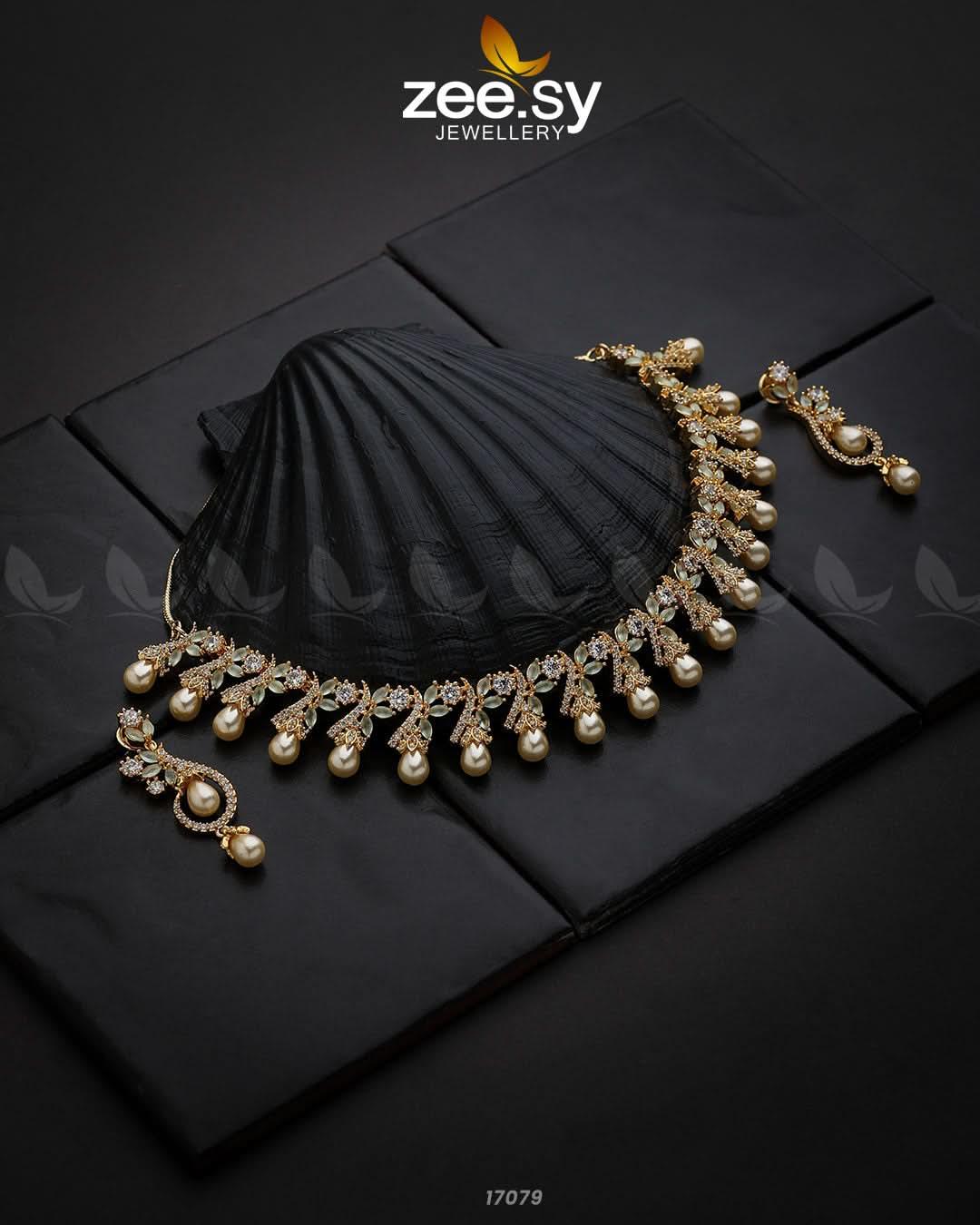 Captivating Zircon Necklace - Zeesy.pk