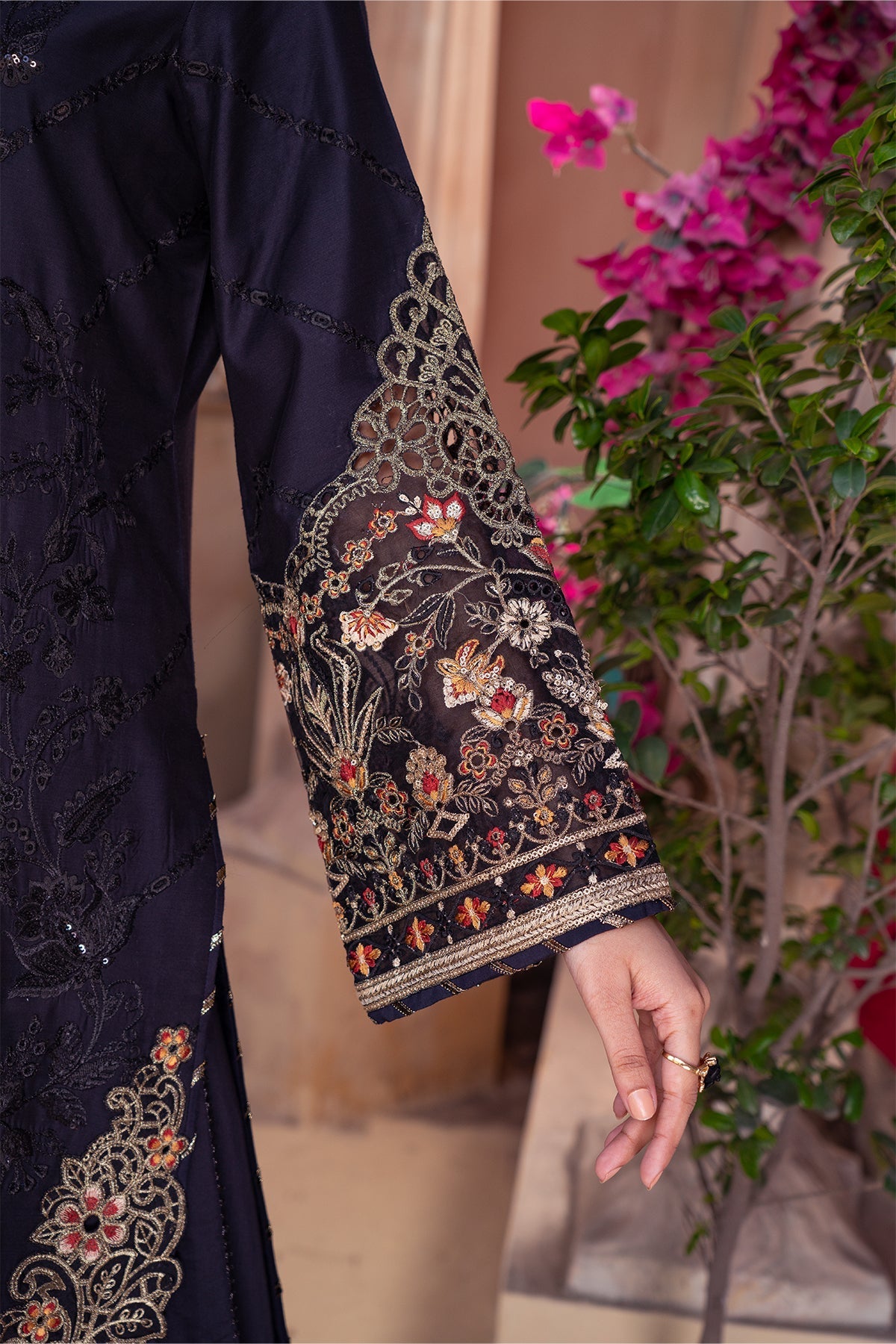 Raya By Imrozia Serene Stitched 3 Piece Winter Collection'2025-IP-112 Nisha