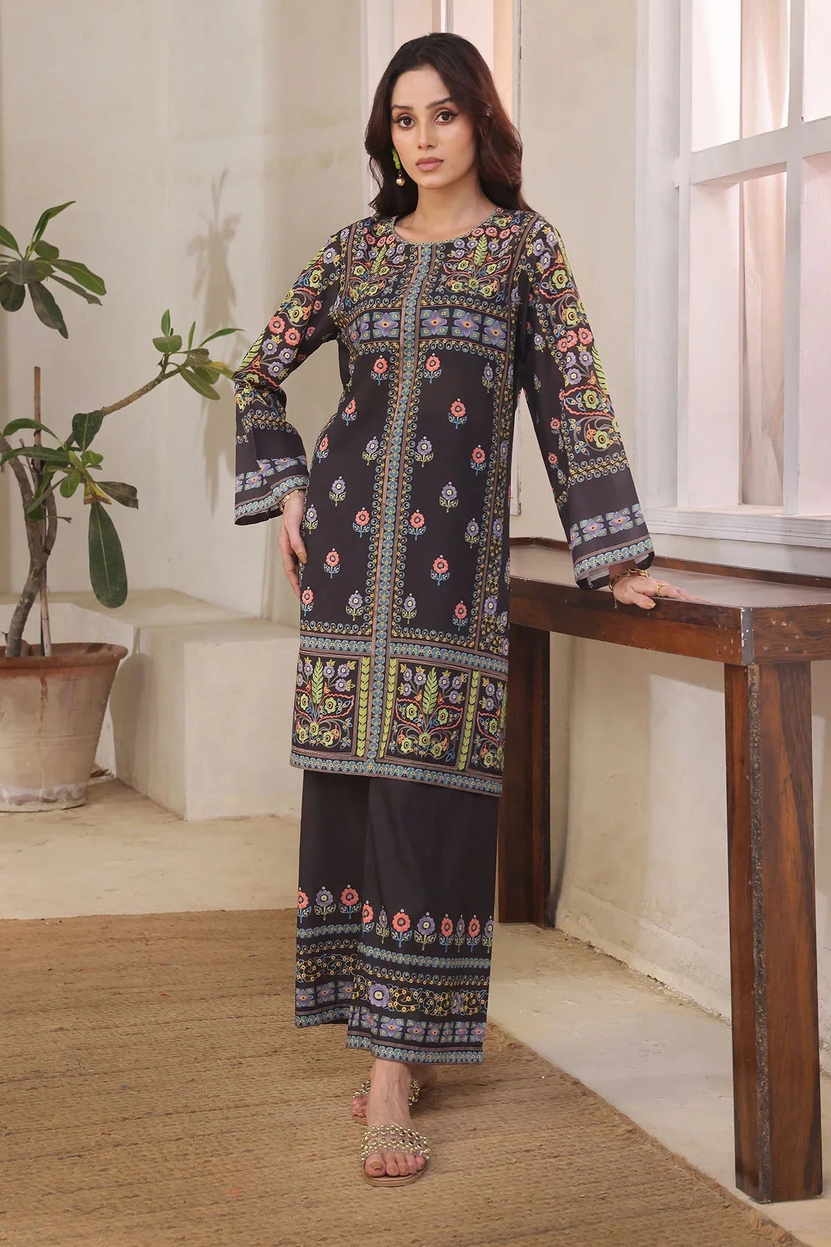 Shop fashionable readymade lawn dresses for womens in Pakistan with elegant Lawn 2 Piece Suit